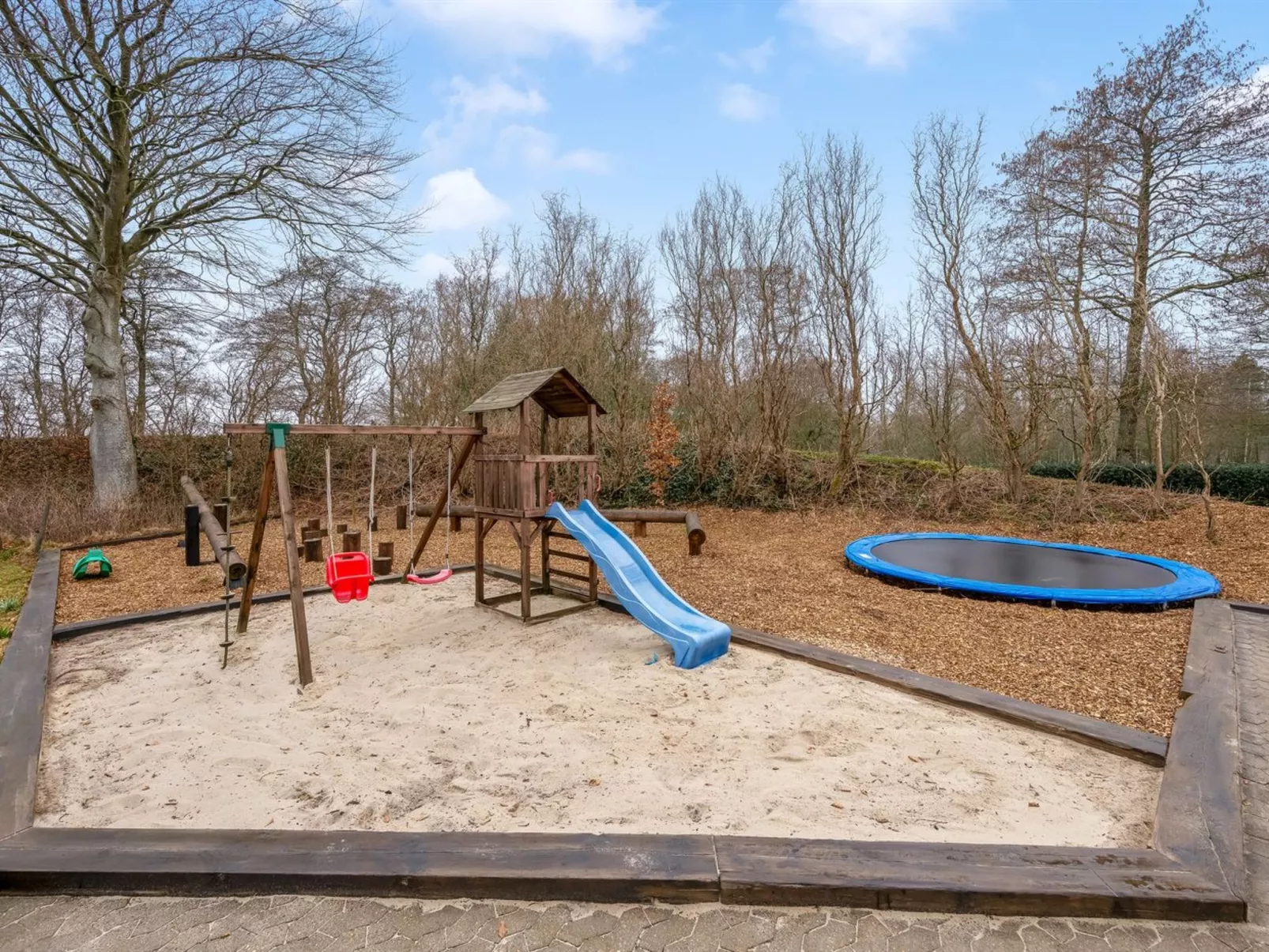 "Blaguna" - 9km to the fjord - Buiten