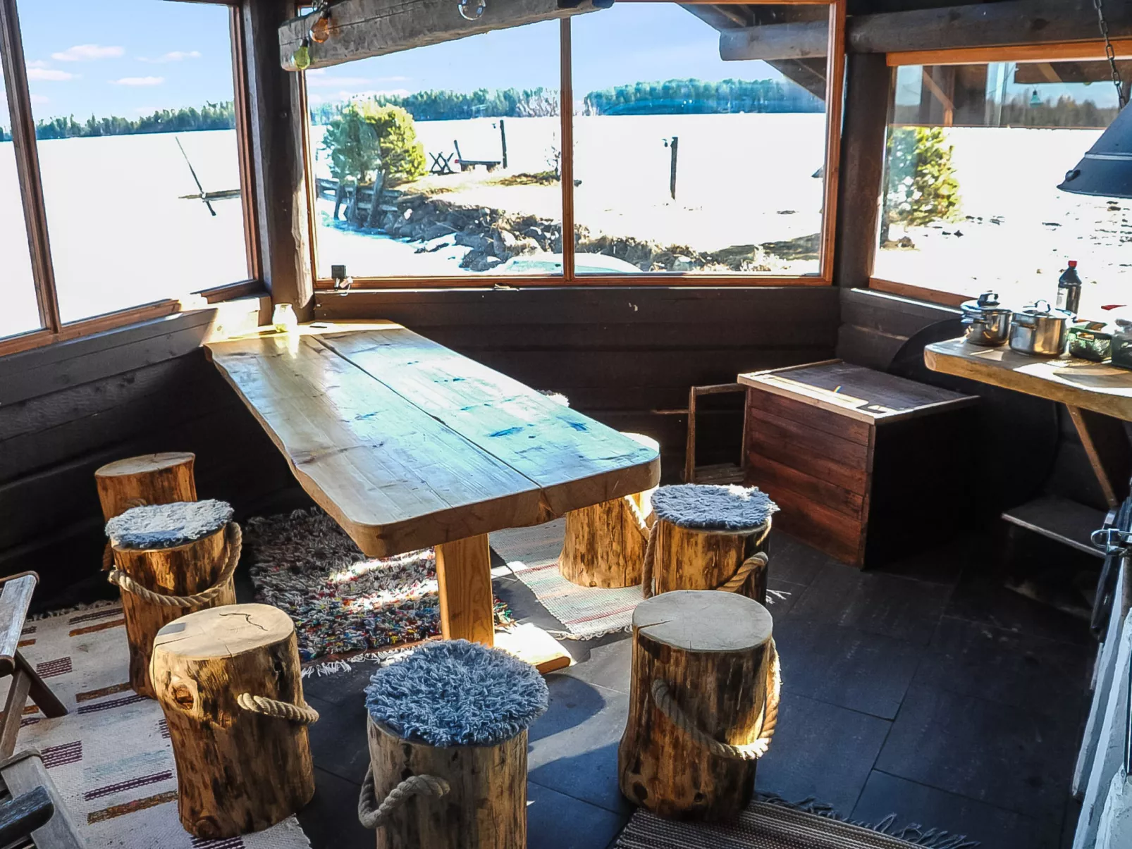 Villa kipinä - Binnen