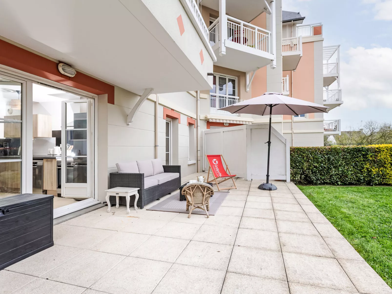 Les Orchidées - Buiten