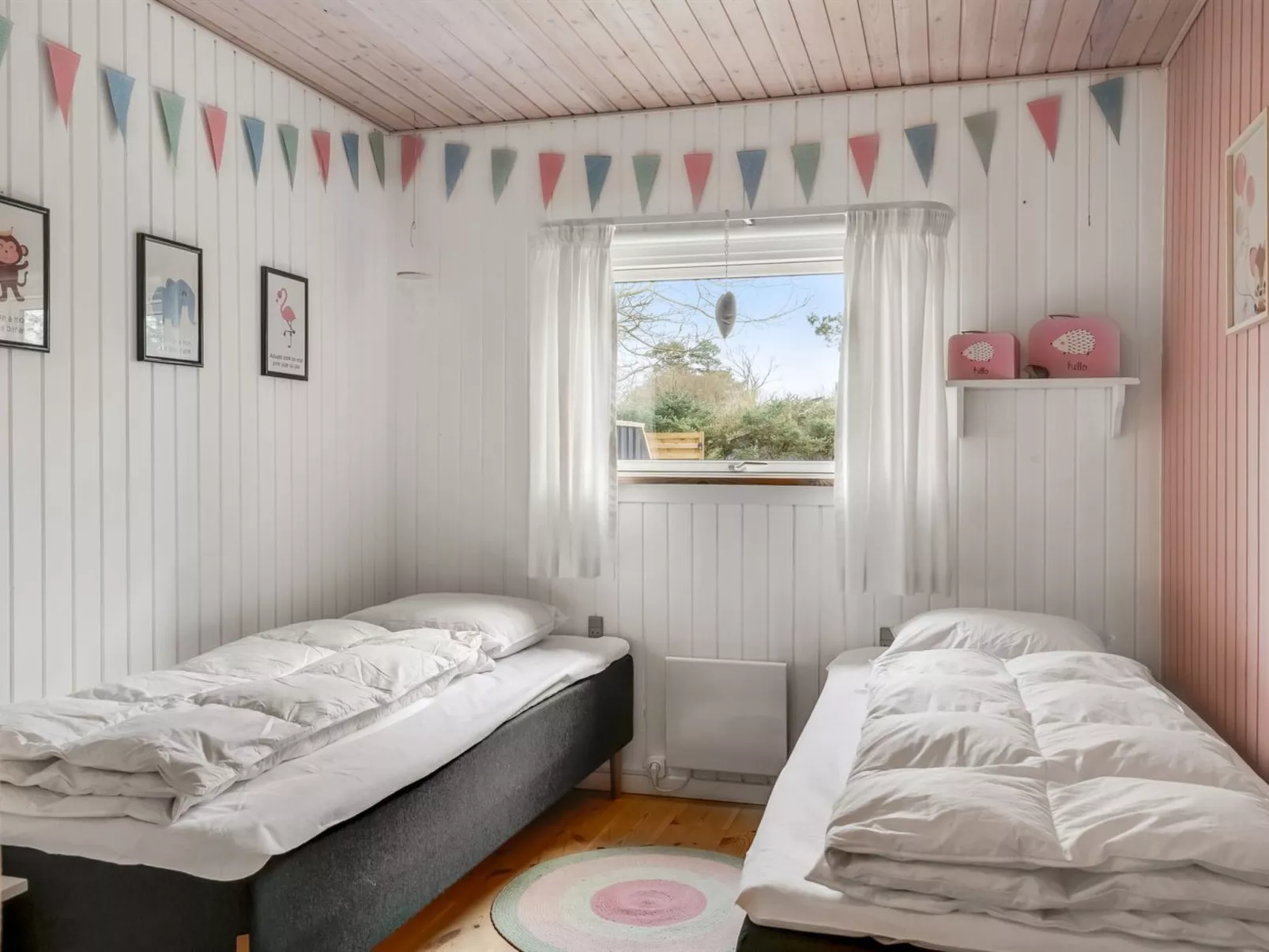 "Nikica" -  from the sea - Binnen