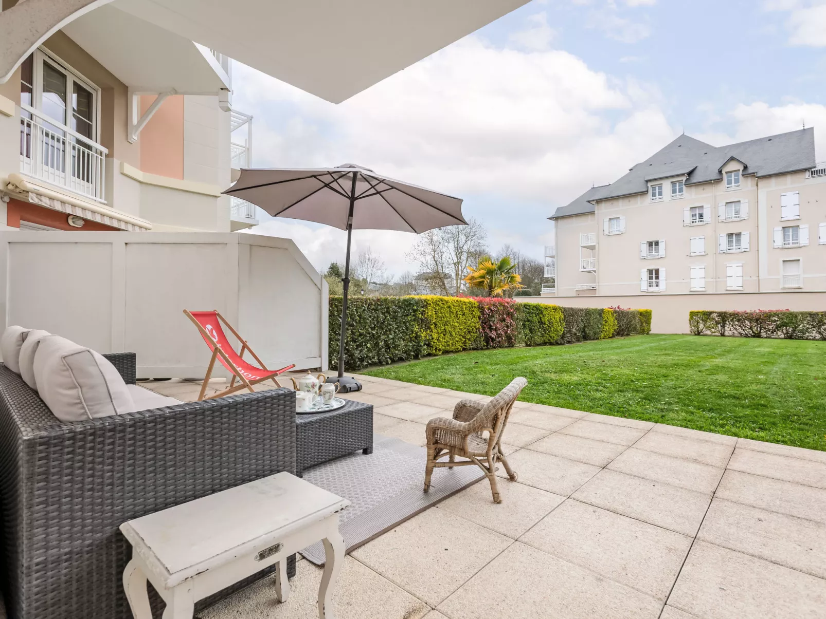 Les Orchidées - Buiten