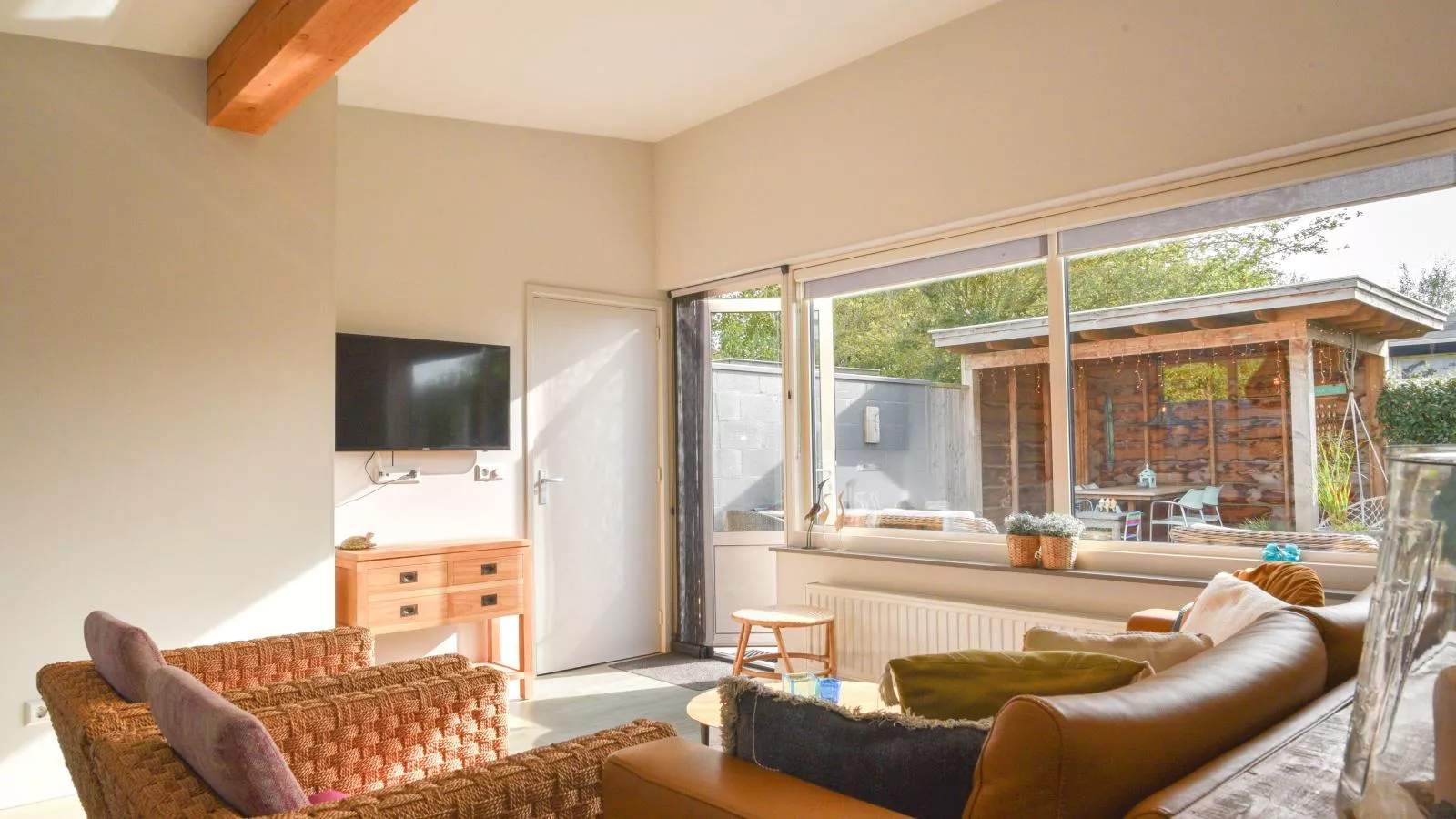 Beach House Banjaard - Woonkamer