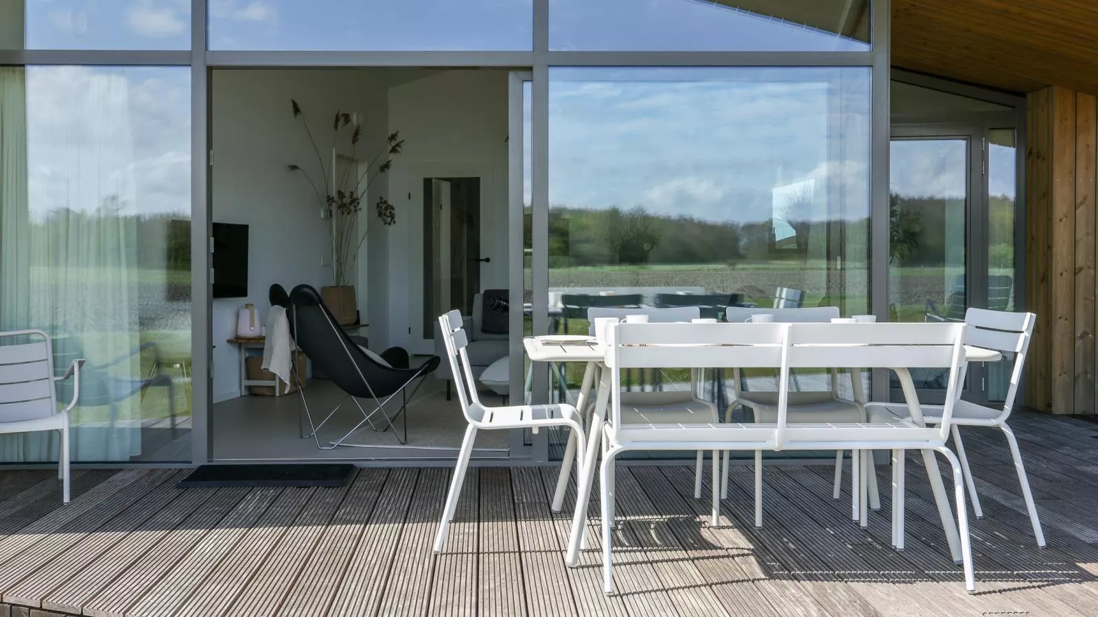 Natuurhuis Oeverzicht - Tuinen zomer