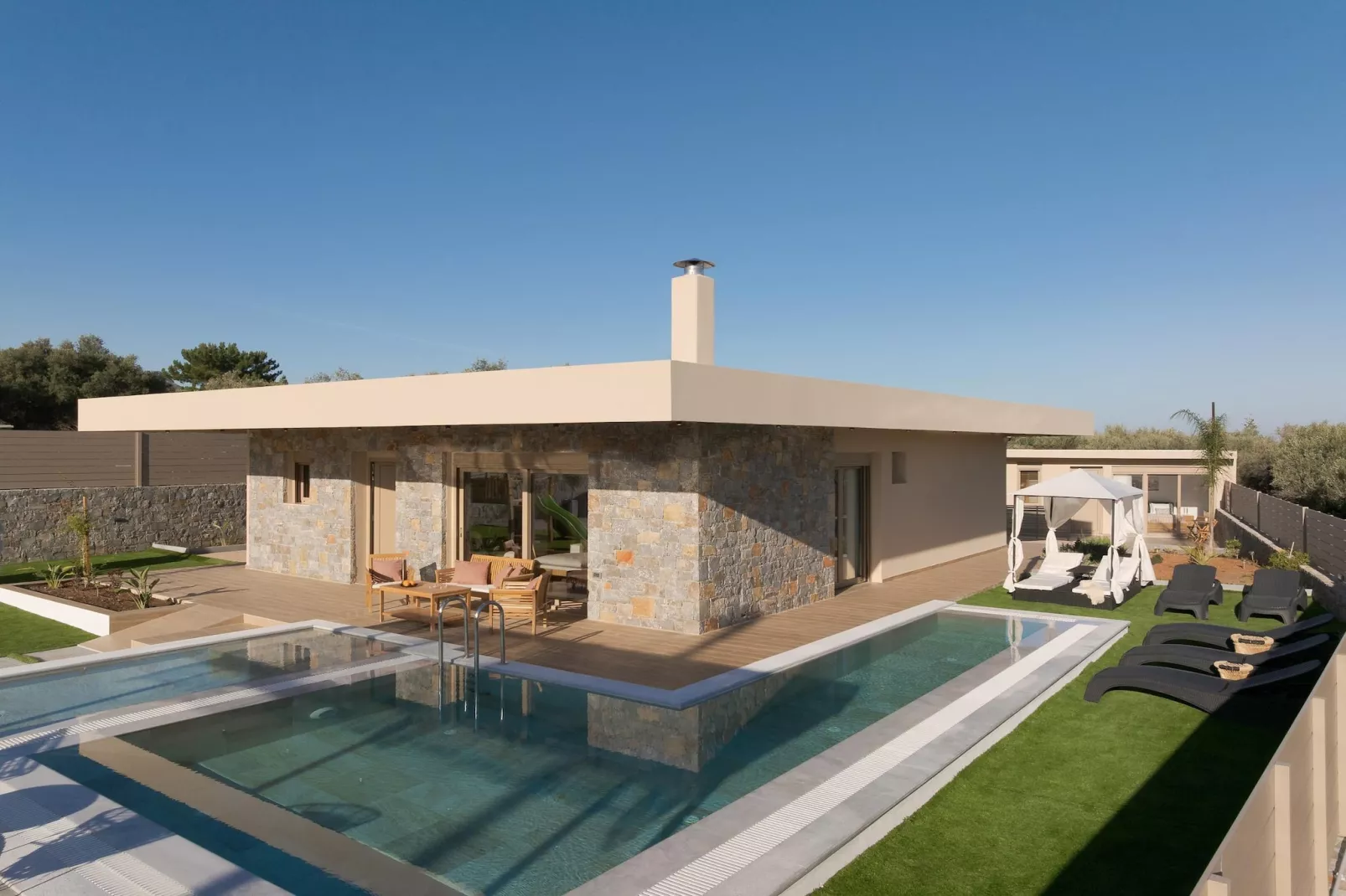 Villa Irmaos - Buitenkant zomer