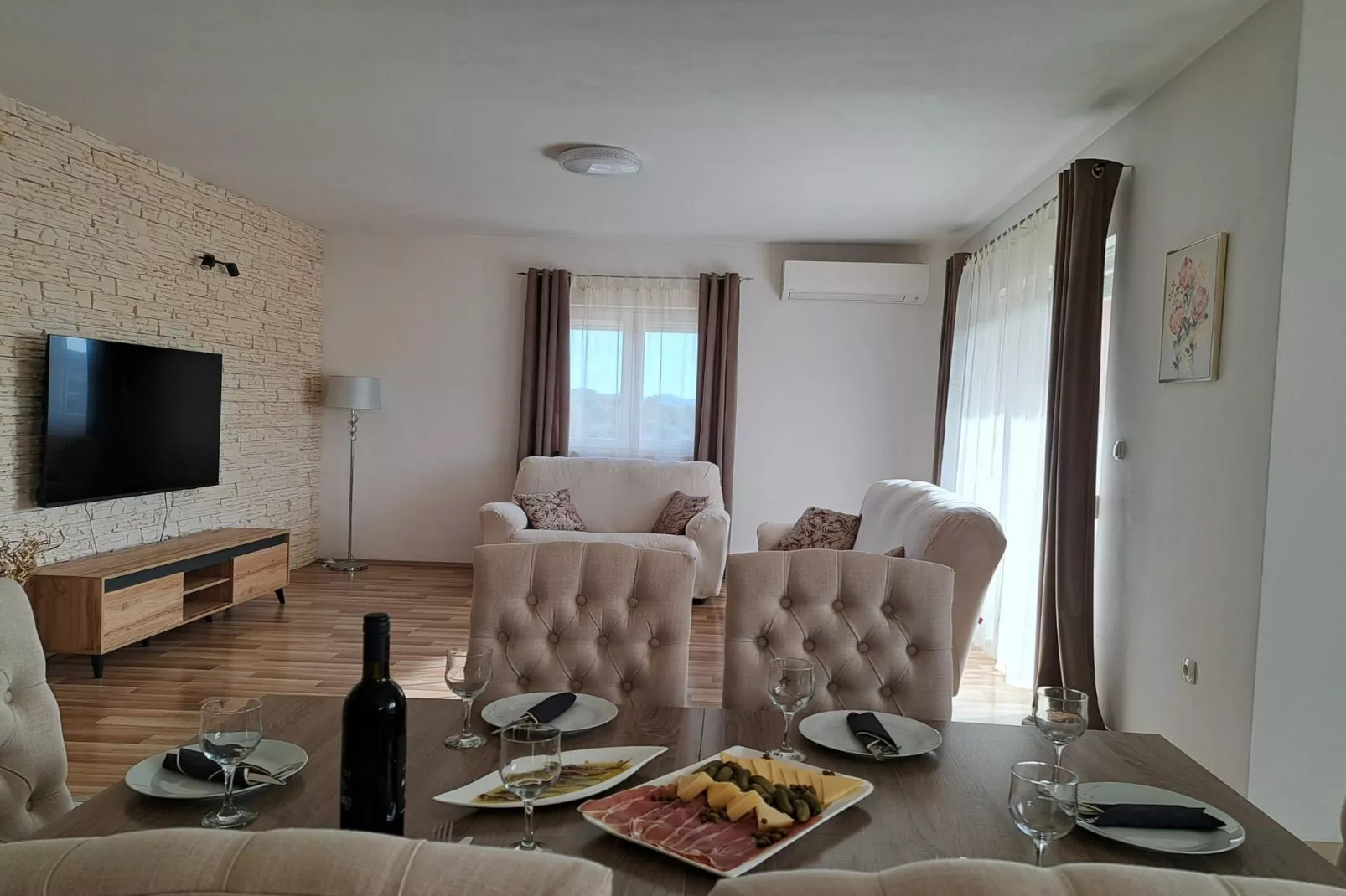 Holiday Home Gabi - Three Bedroom Holiday Home with Terrace and Swimming pool - Eetkamer