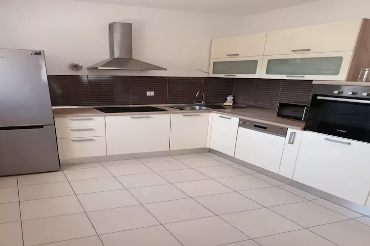 Holiday Home Gabi - Three Bedroom Holiday Home with Terrace and Swimming pool - Keuken