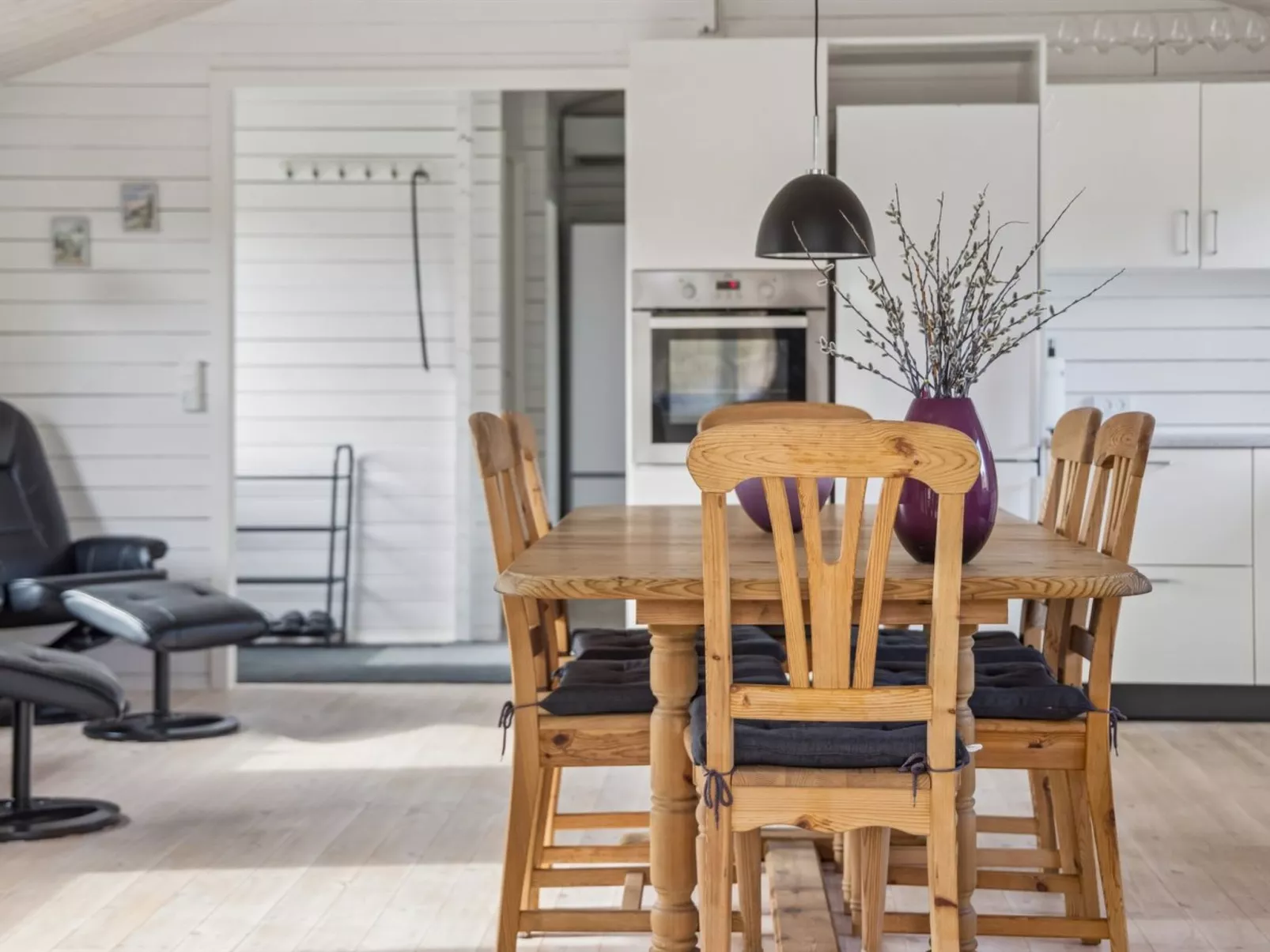 "Thorsten" - 500m from the sea - Binnen