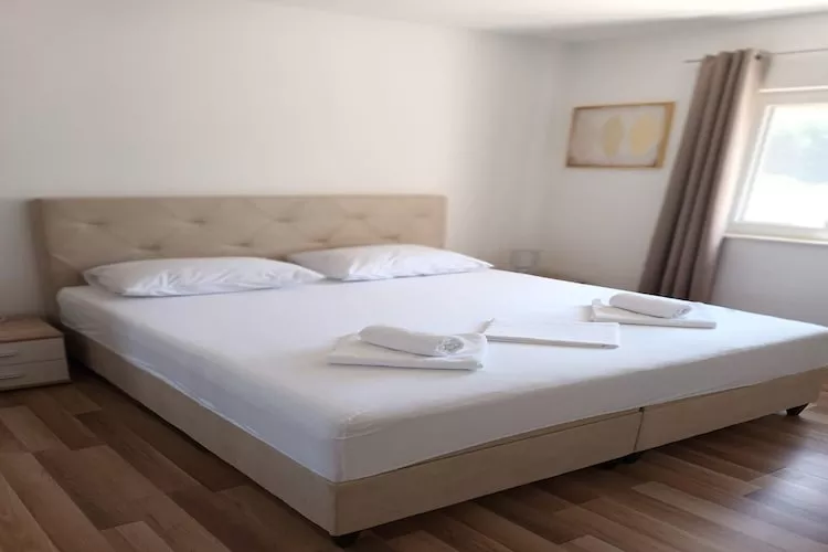 Holiday Home Gabi - Three Bedroom Holiday Home with Terrace and Swimming pool - Slaapkamer