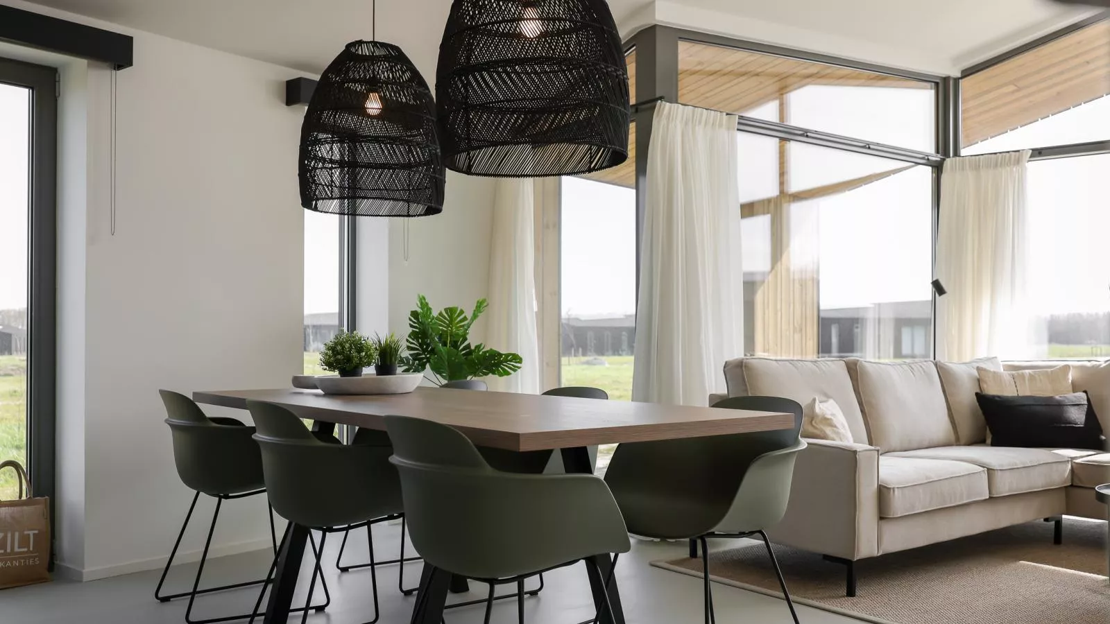 Natuurhuis Oeverlicht - Eetkamer