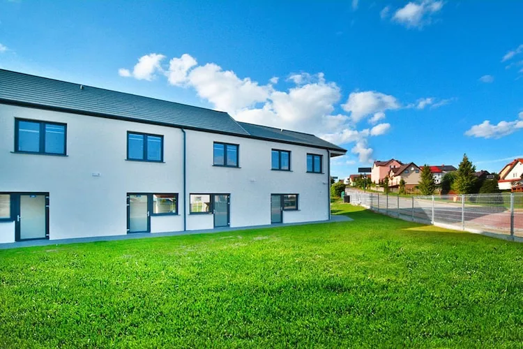 Domy wakacyjne z basenem letnim dla max 6 osób Jarosławiec - Buitenkant zomer