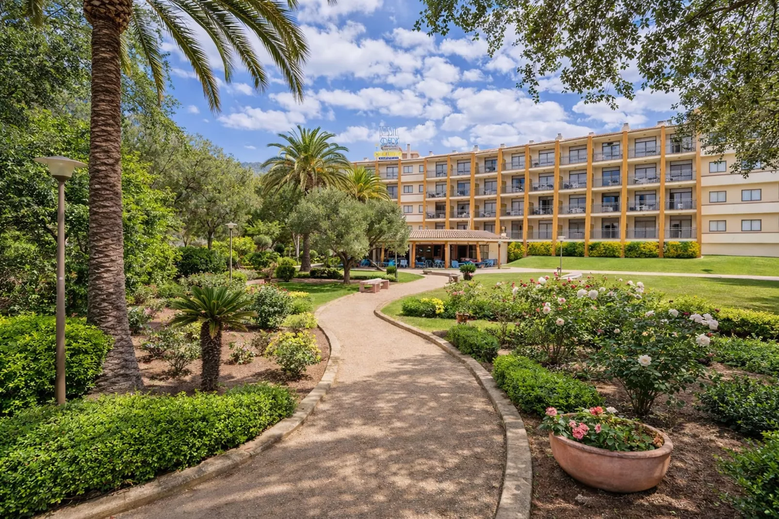 Tossa Apartment 4/2/4 - Tuinen zomer