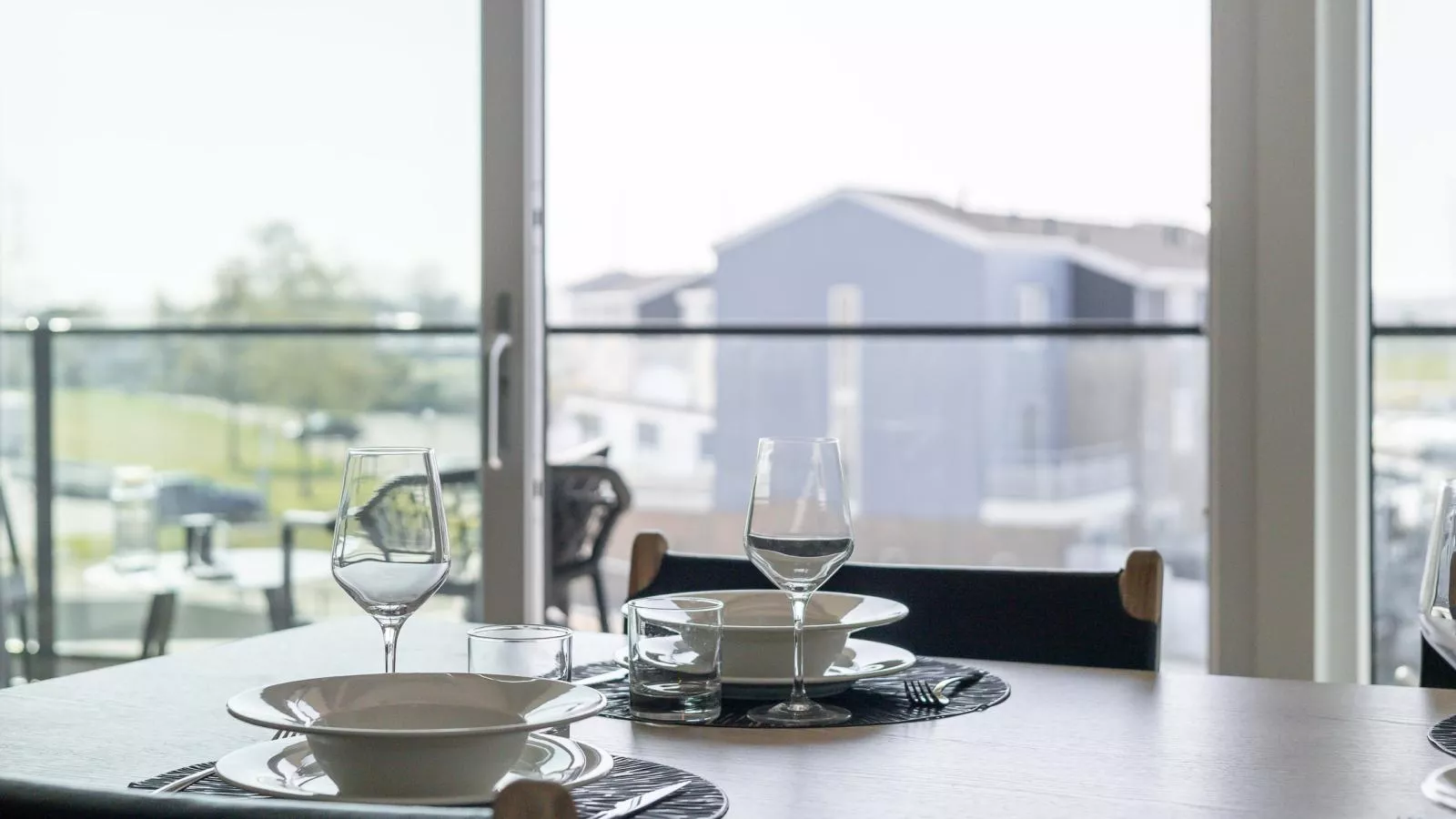 Marina Relax Suite Kortgene - Uitzicht zomer