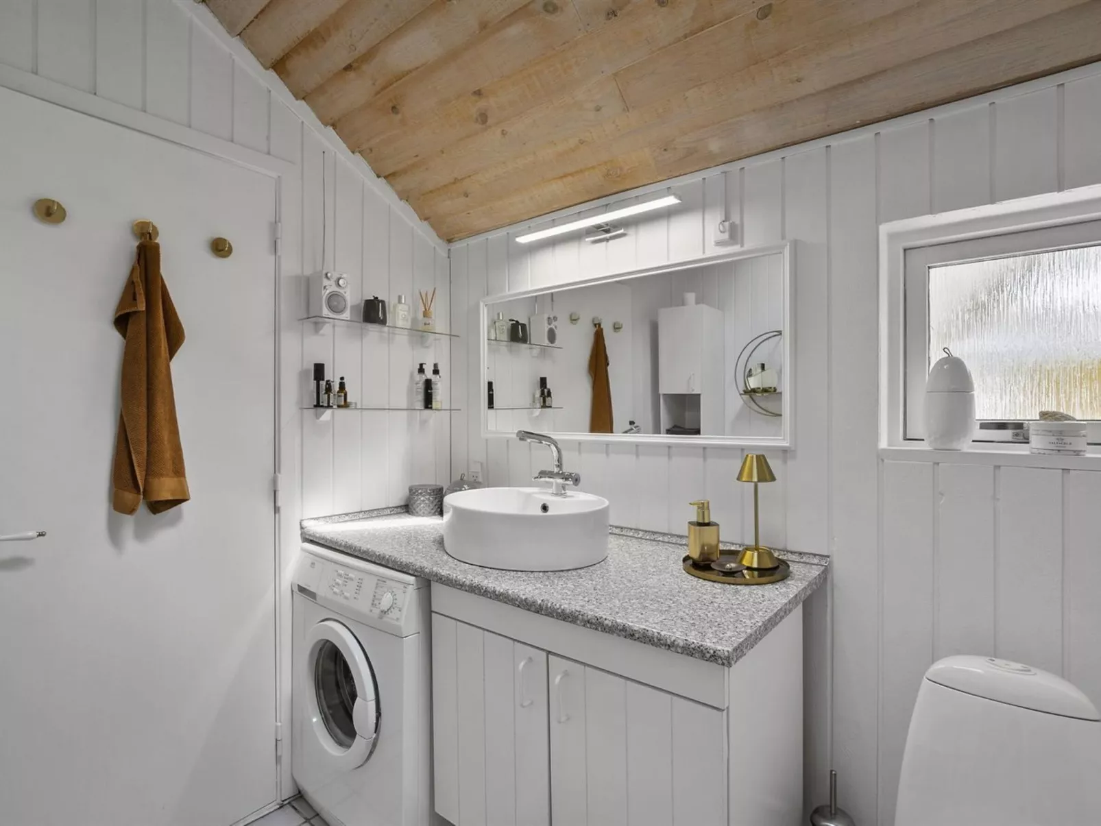 "Holmsten" - 250m to the fjord - Binnen