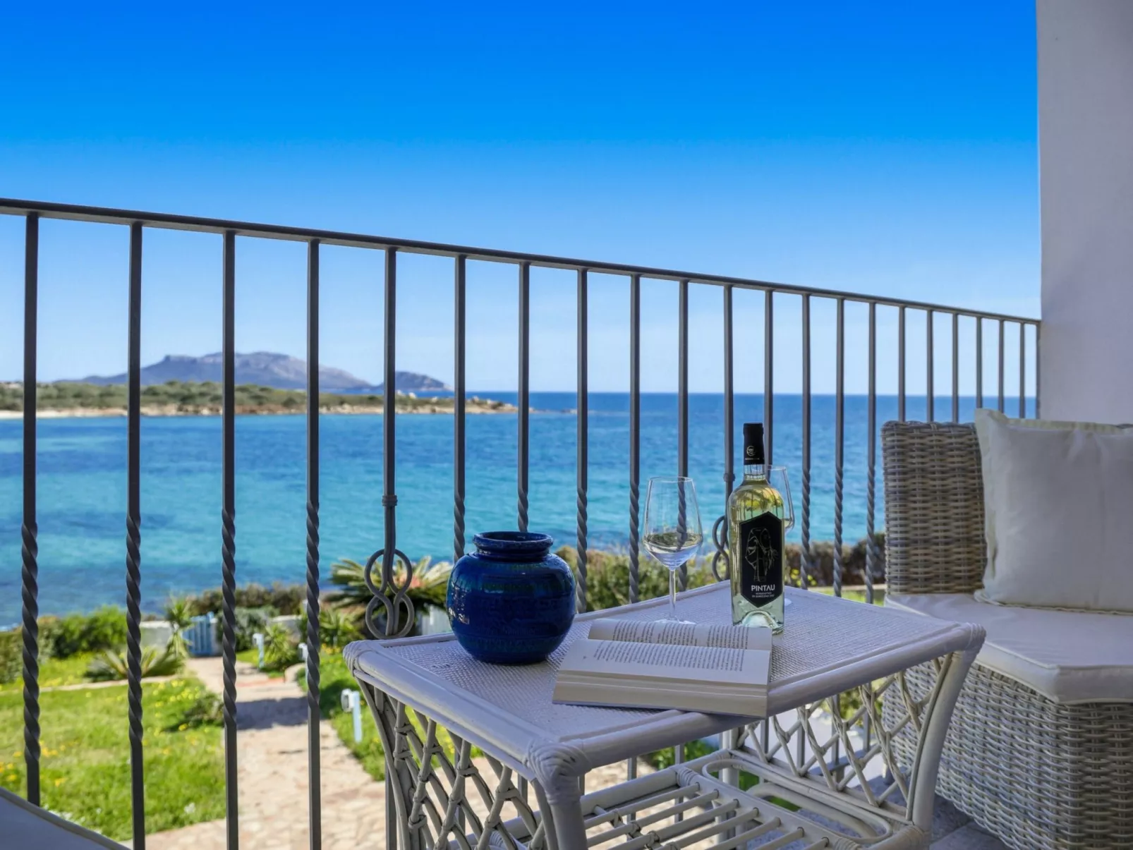 Anita Bados - Buiten