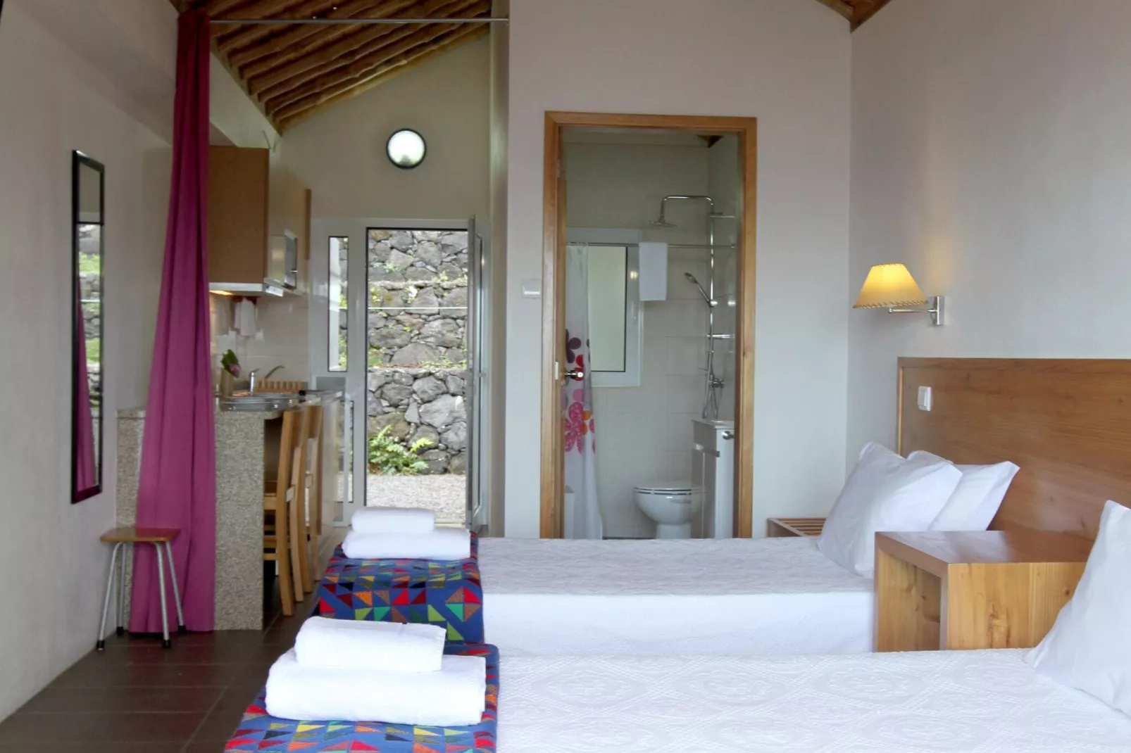 Small semi-detached holiday home in Santo Amaro-Slaapkamer