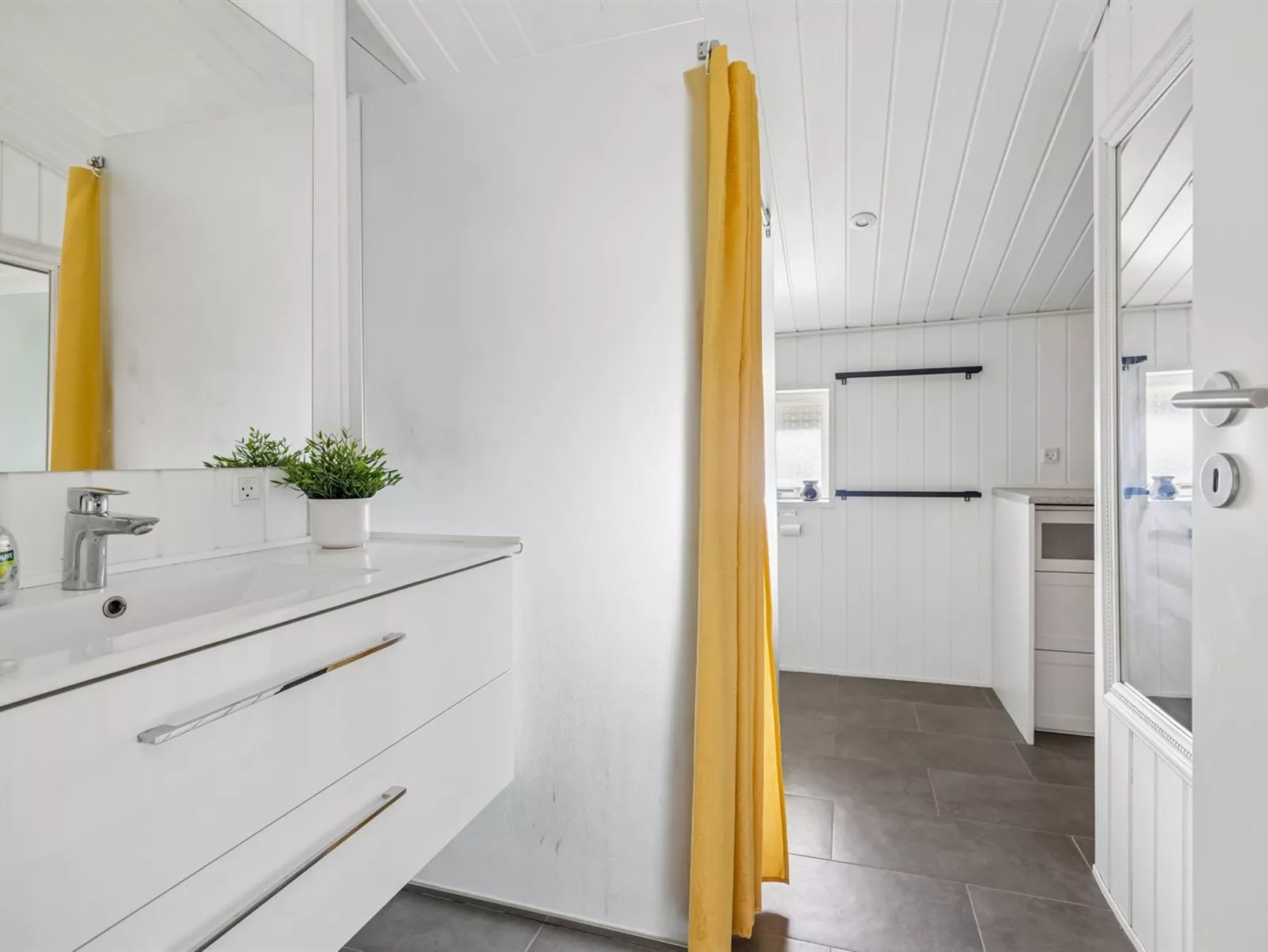 "Thorsten" - 500m from the sea - Binnen