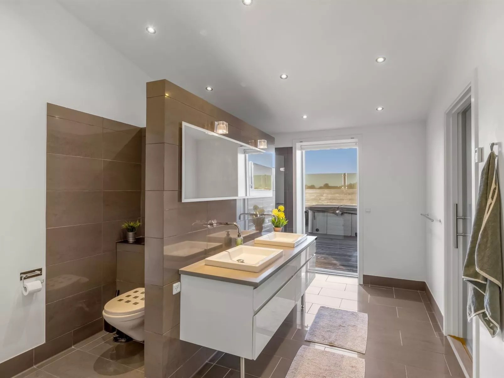 "Emelita" - 1.4km from the sea - Binnen