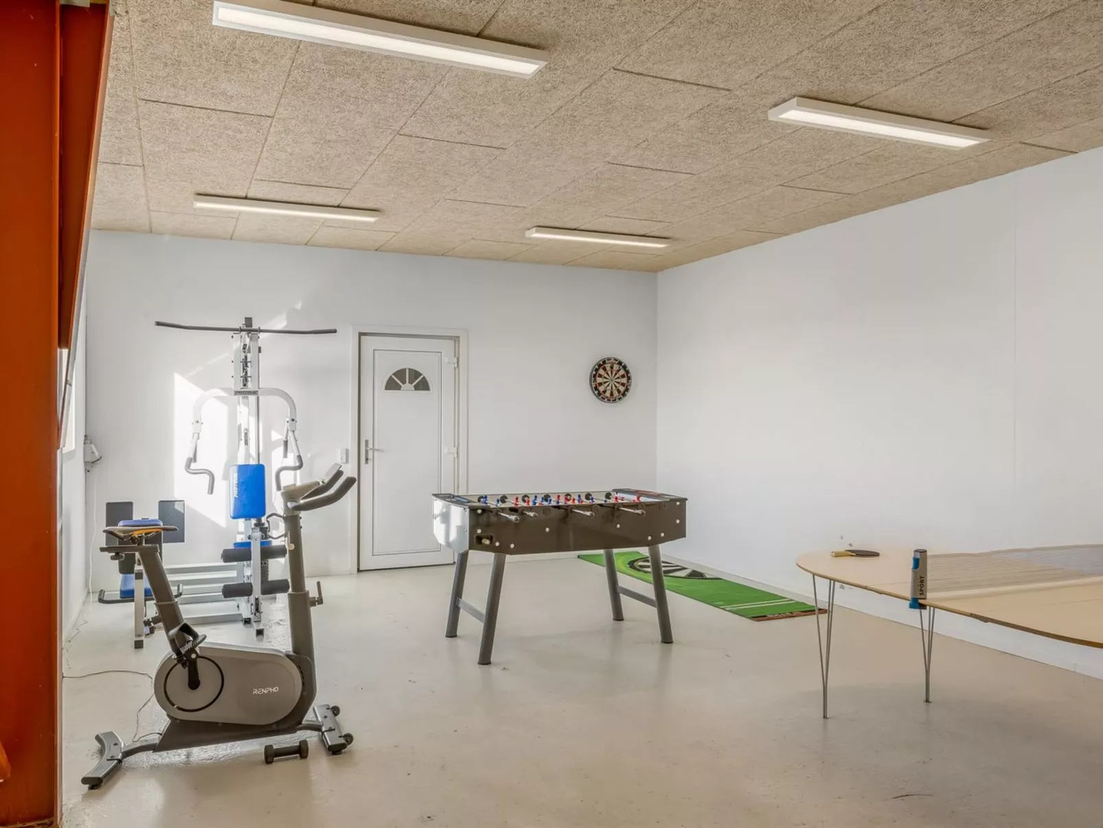 "Emelita" - 1.4km from the sea - Binnen