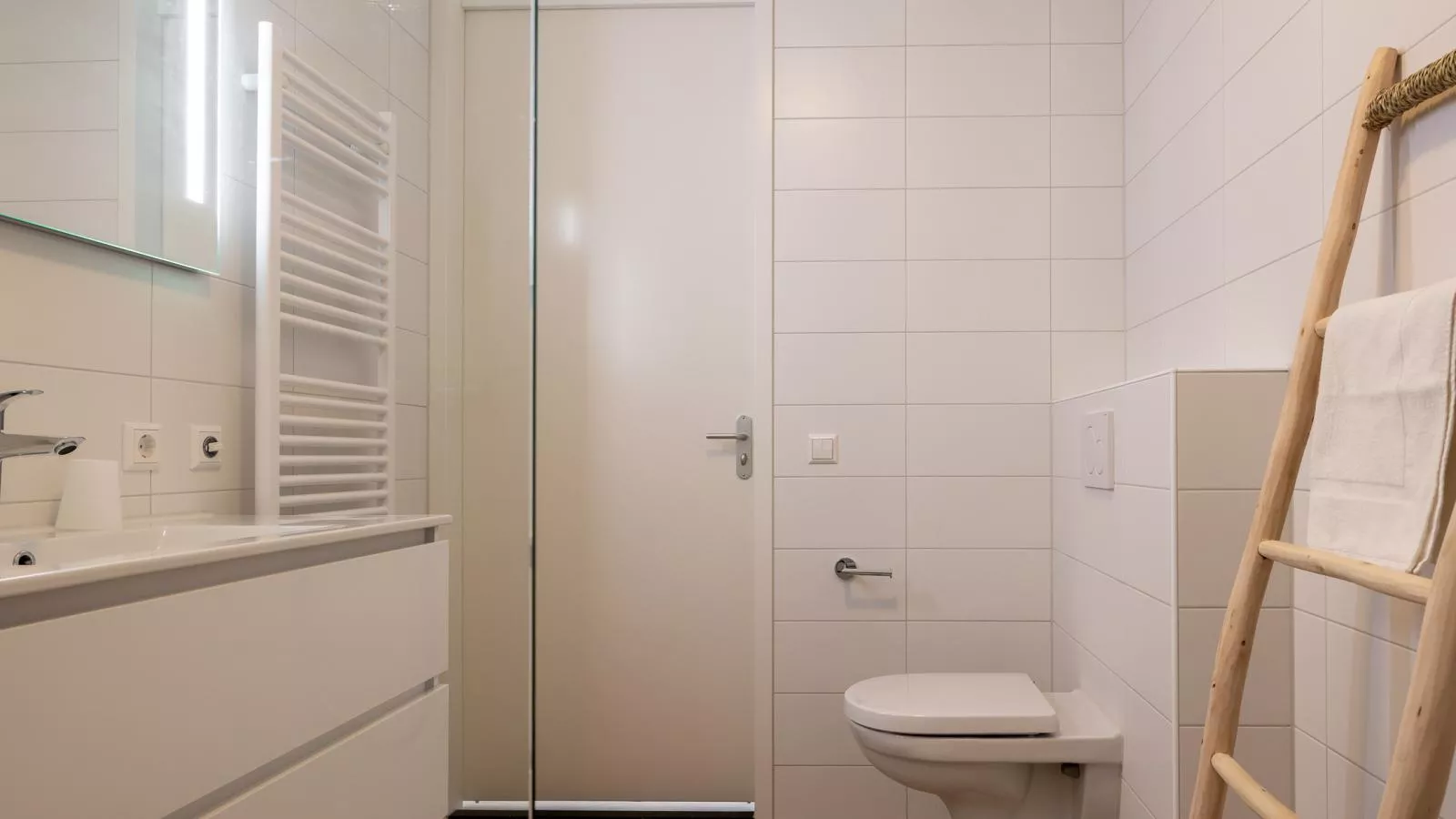 Marina Relax Suite Kortgene - Badkamer