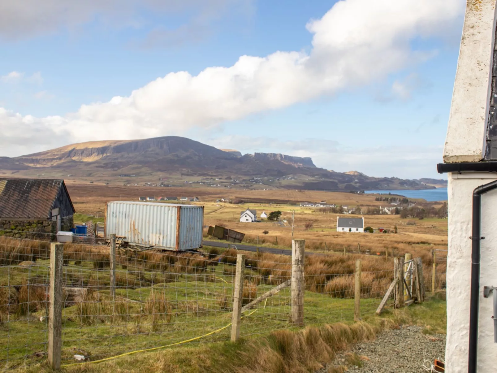 Ben Edra Croft - Buiten