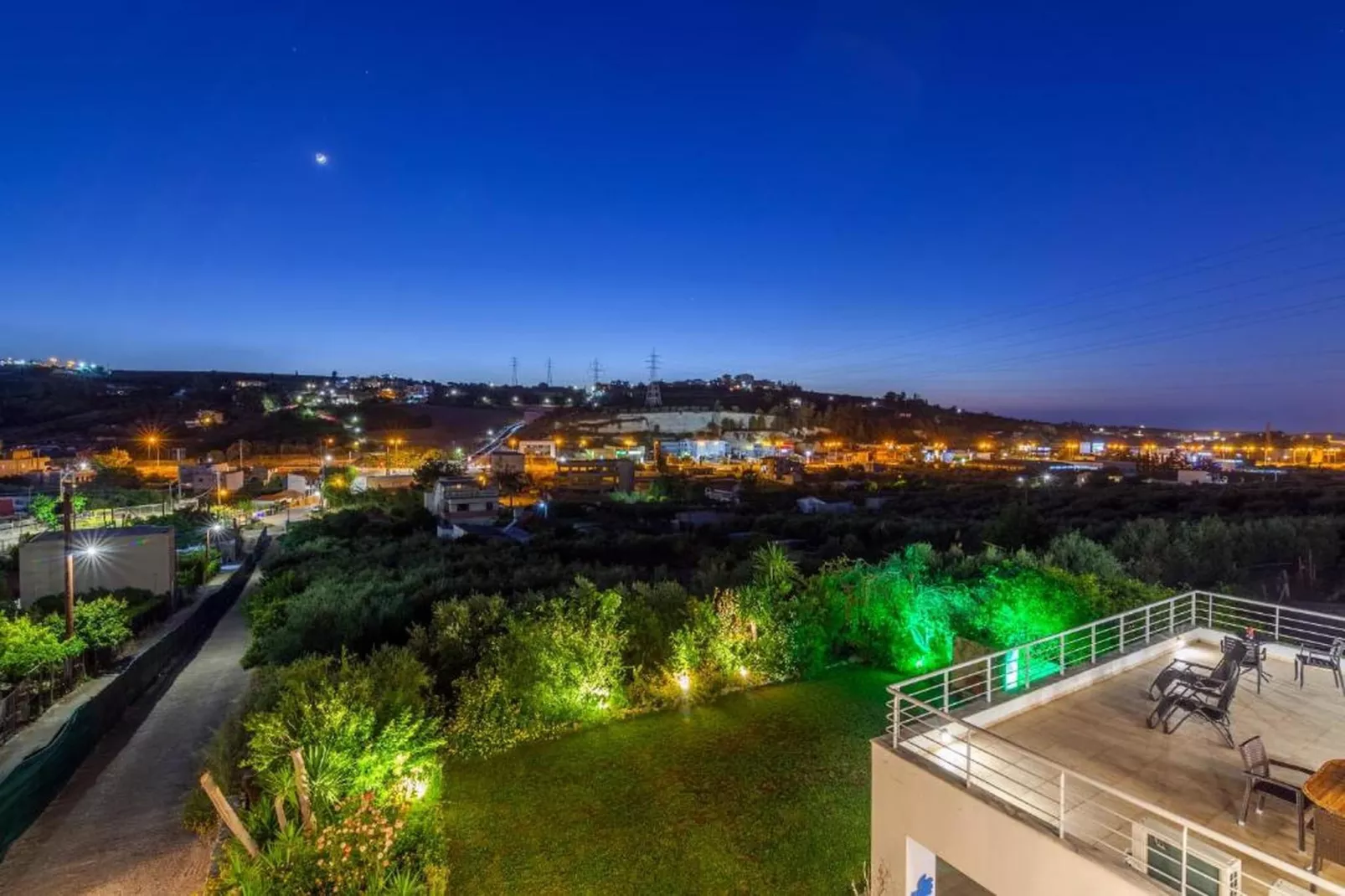 WhiteBlue Spa Villa - Uitzicht zomer