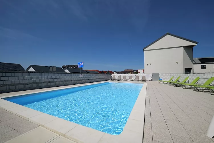 Domy wakacyjne z basenem letnim dla max 6 osób Jarosławiec - Zwembad