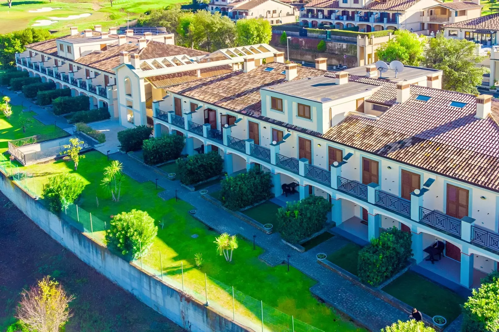 Bilocale vista giardino 105- 2 pax - Buitenkant zomer