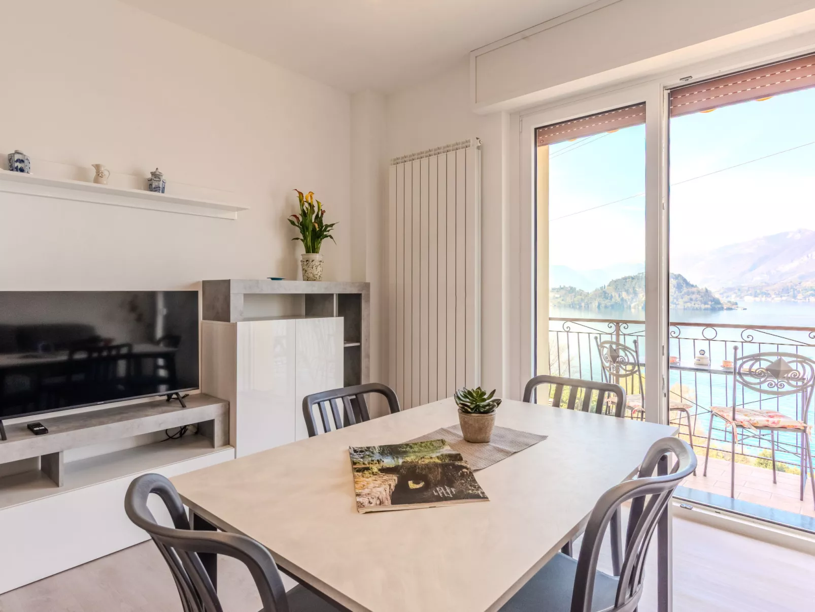 La Finestra su Bellagio - Binnen