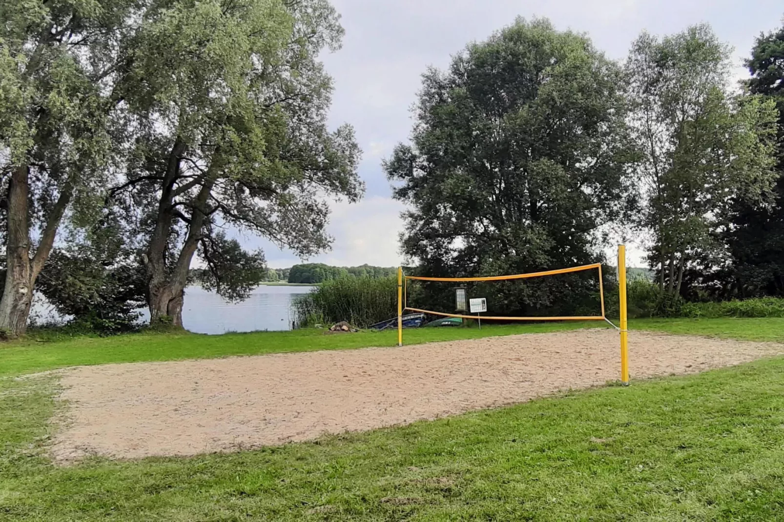 Dom wakacyjny 85 m2 dla 6 osób Dąbrowica-Parkfaciliteiten