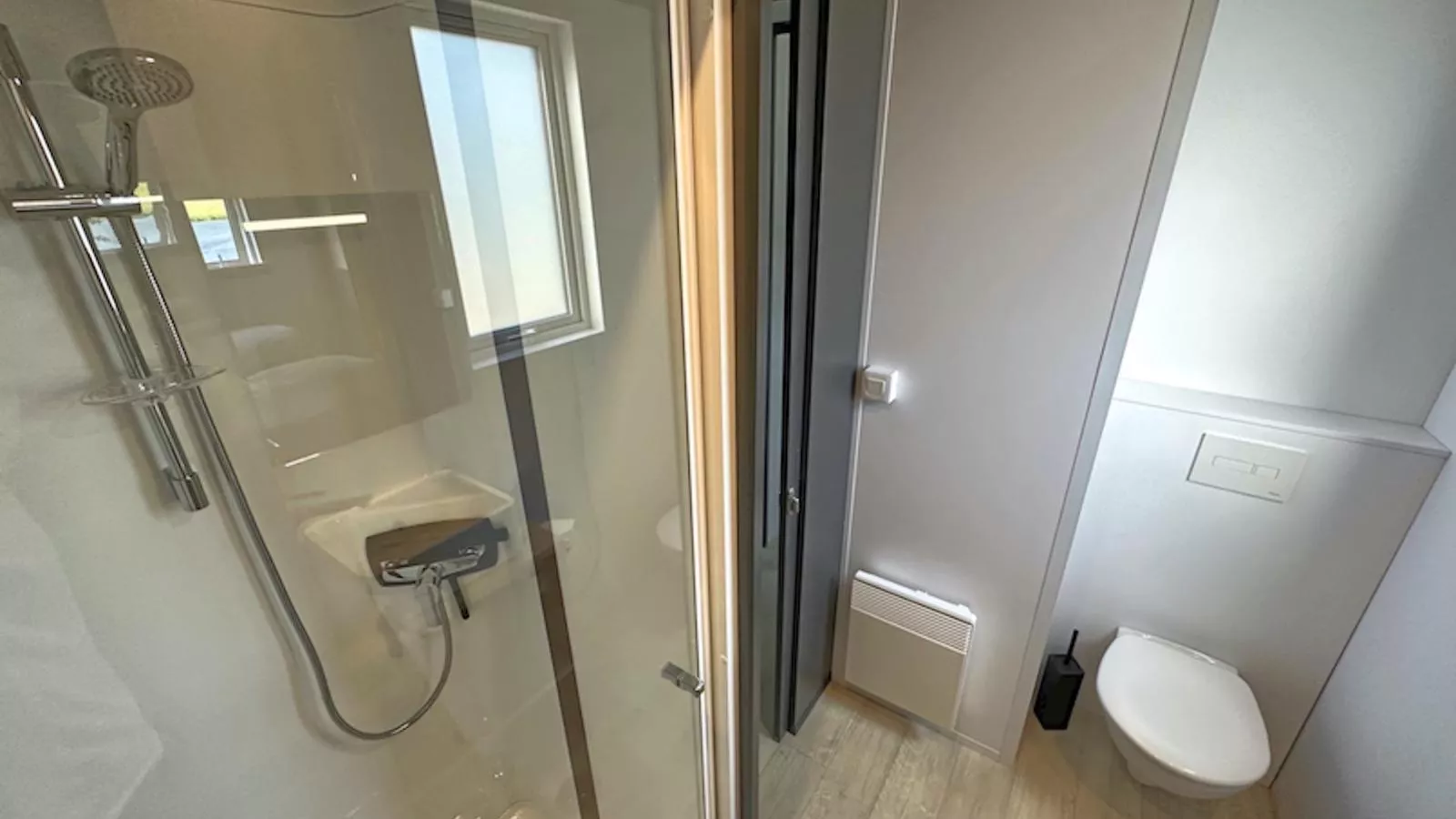 Feriendorf Seeblick - Tiny Chalet Nr 9 - Badkamer