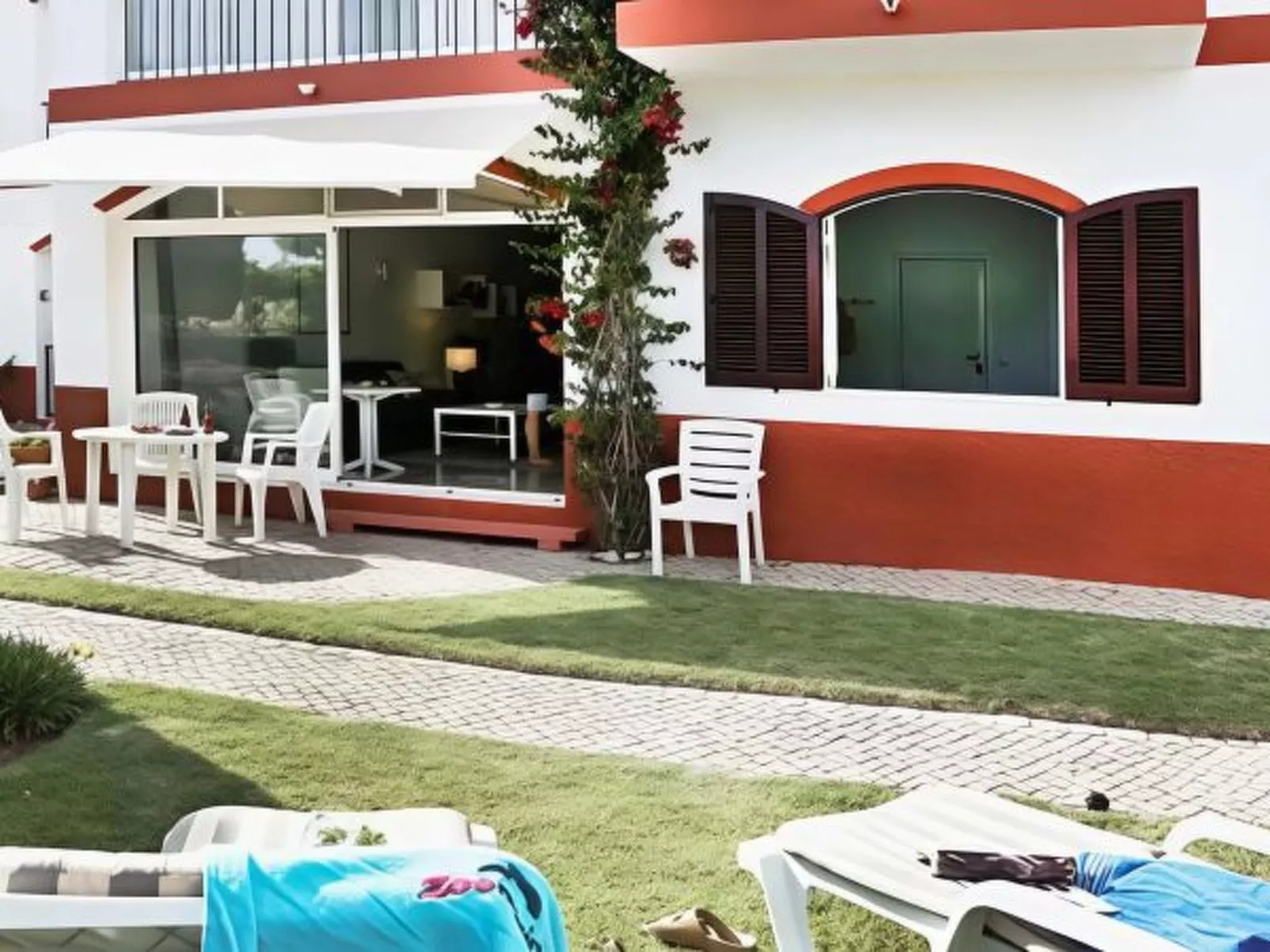 Casa Albardeira at Meia Praia - Buiten