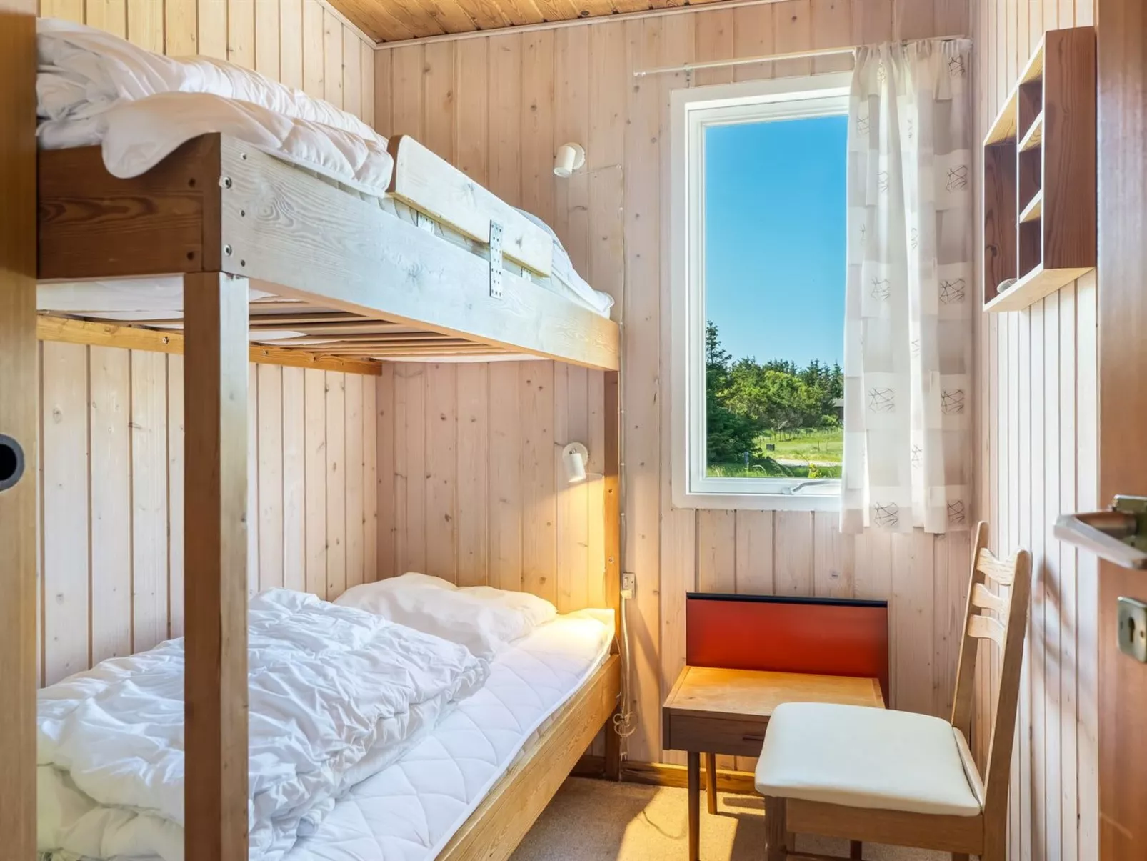 "Gunborg" - 800m from the sea - Binnen