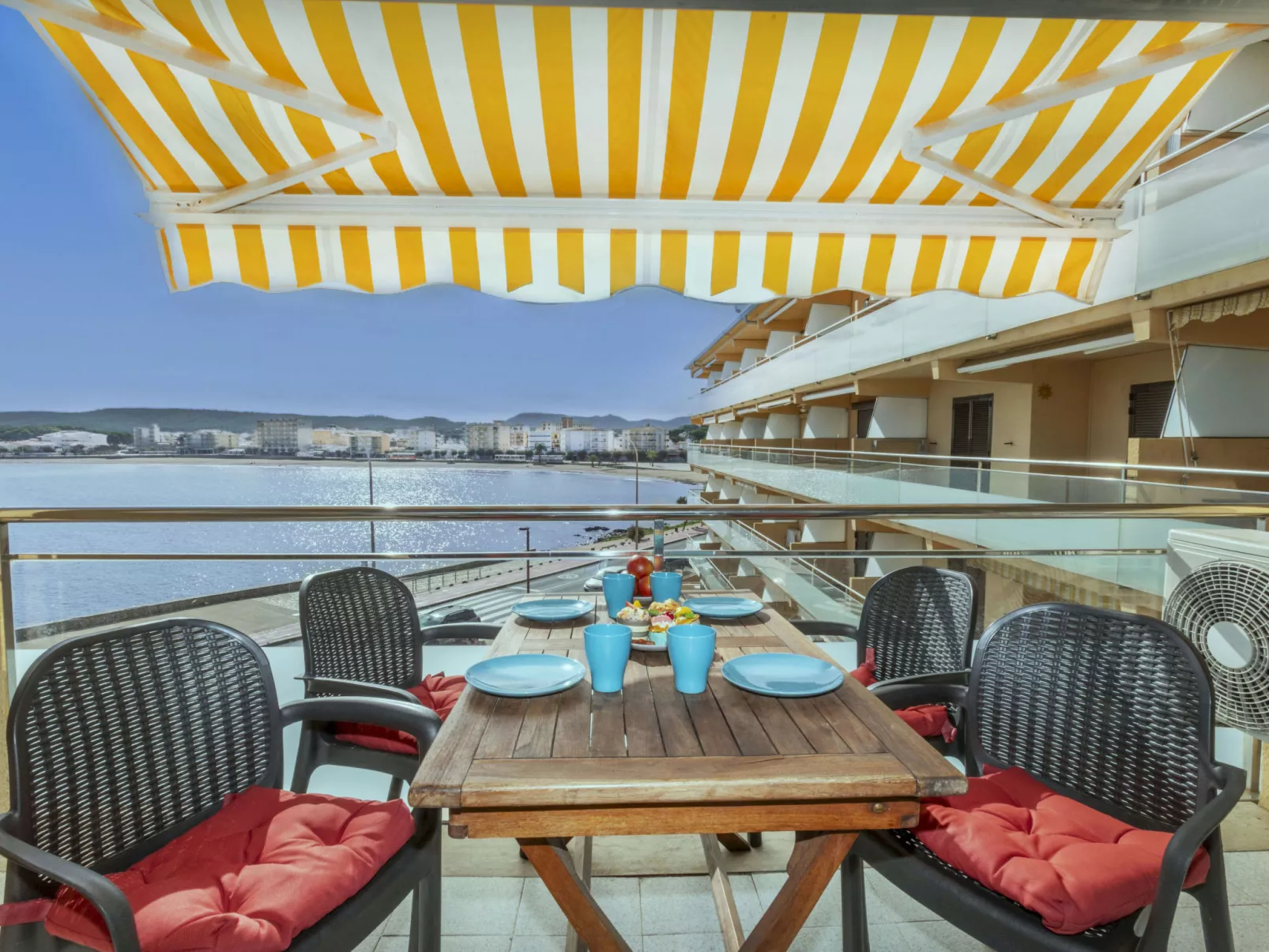 Palau del Mar - Buiten