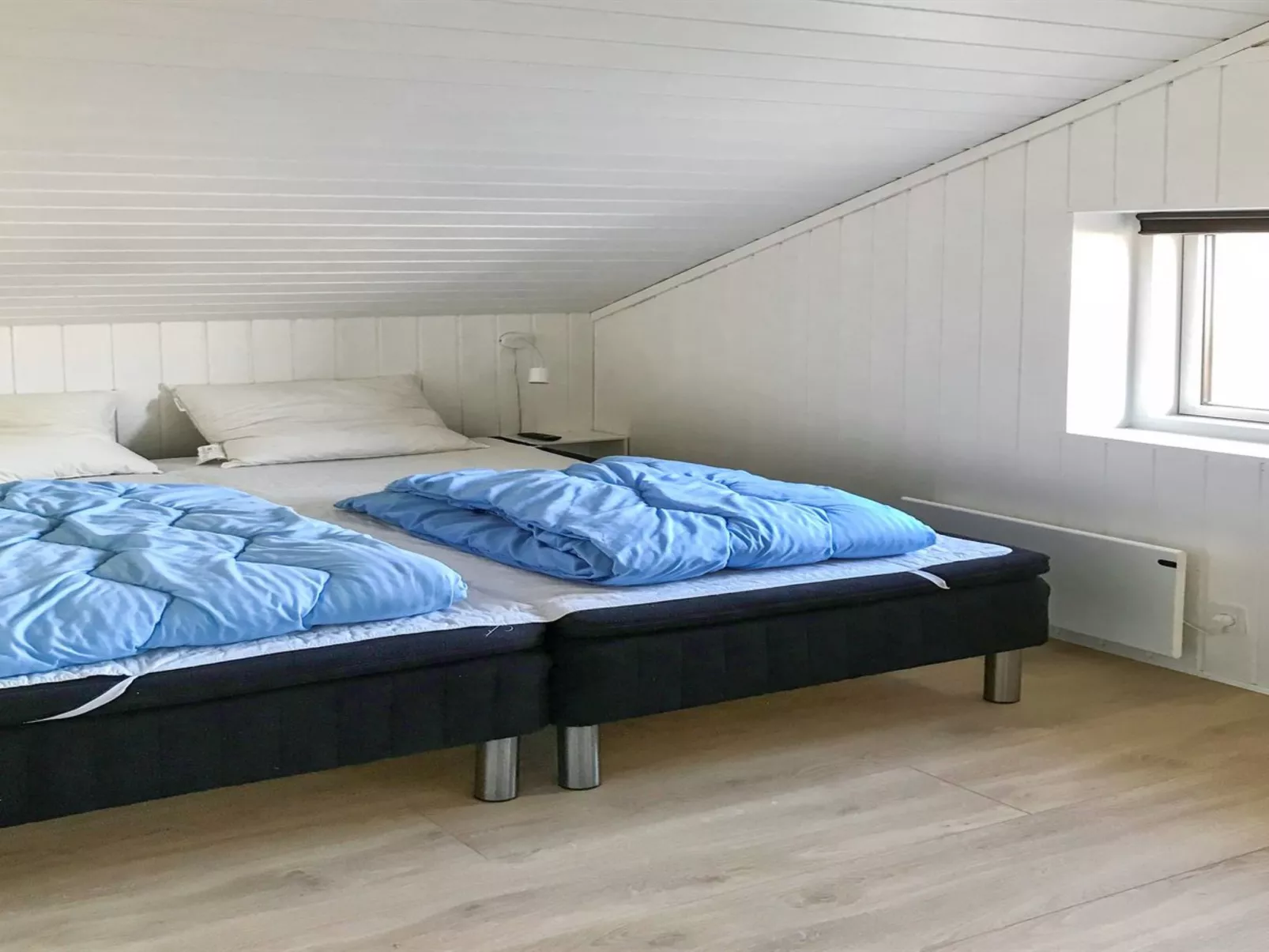 "Berenike" - 127m from the sea - Binnen