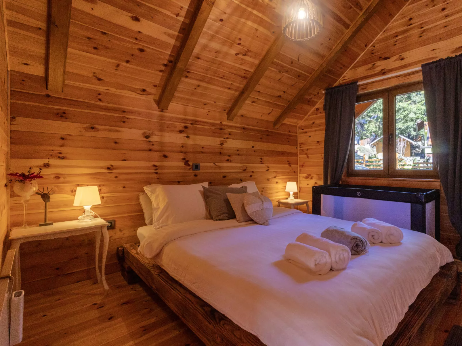 Hidden Heaven - Binnen