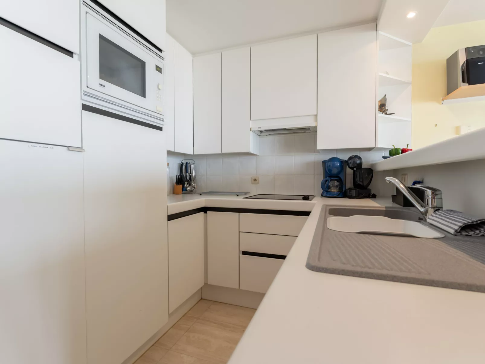 Mitsou with seaview - Binnen