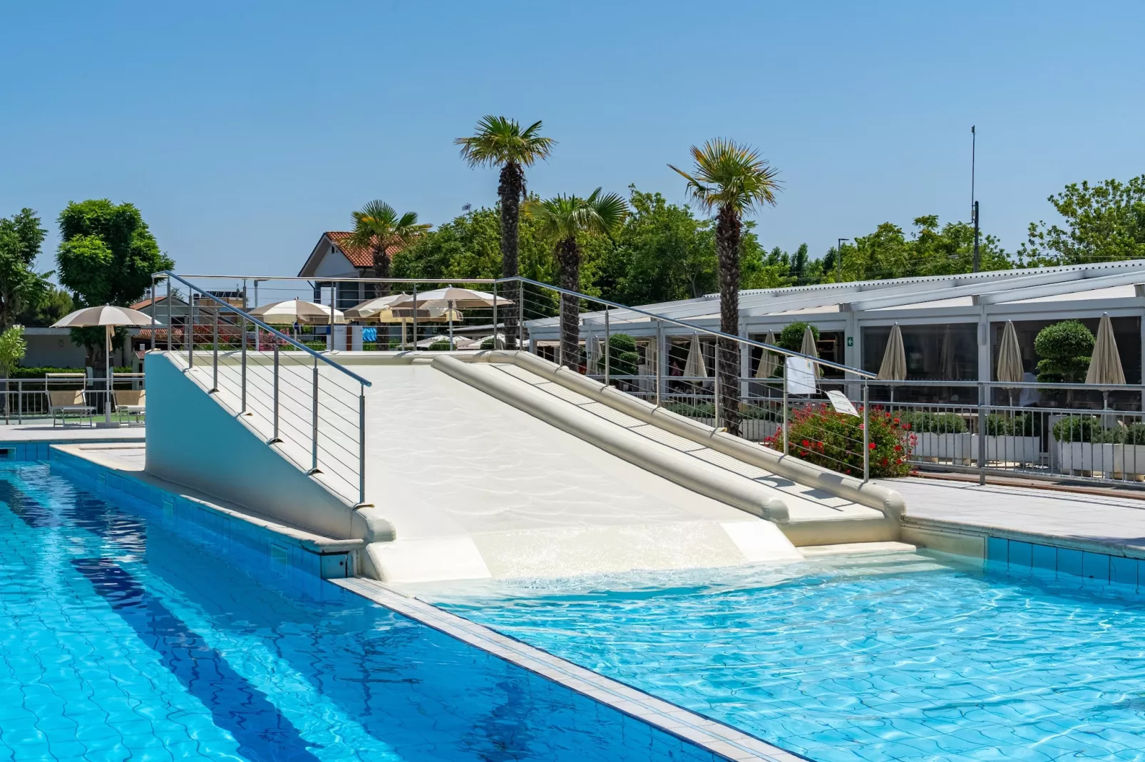 Stork Family Collection - BUNGALOW BILOCALE DOG max cap 5 pax - Zwembad