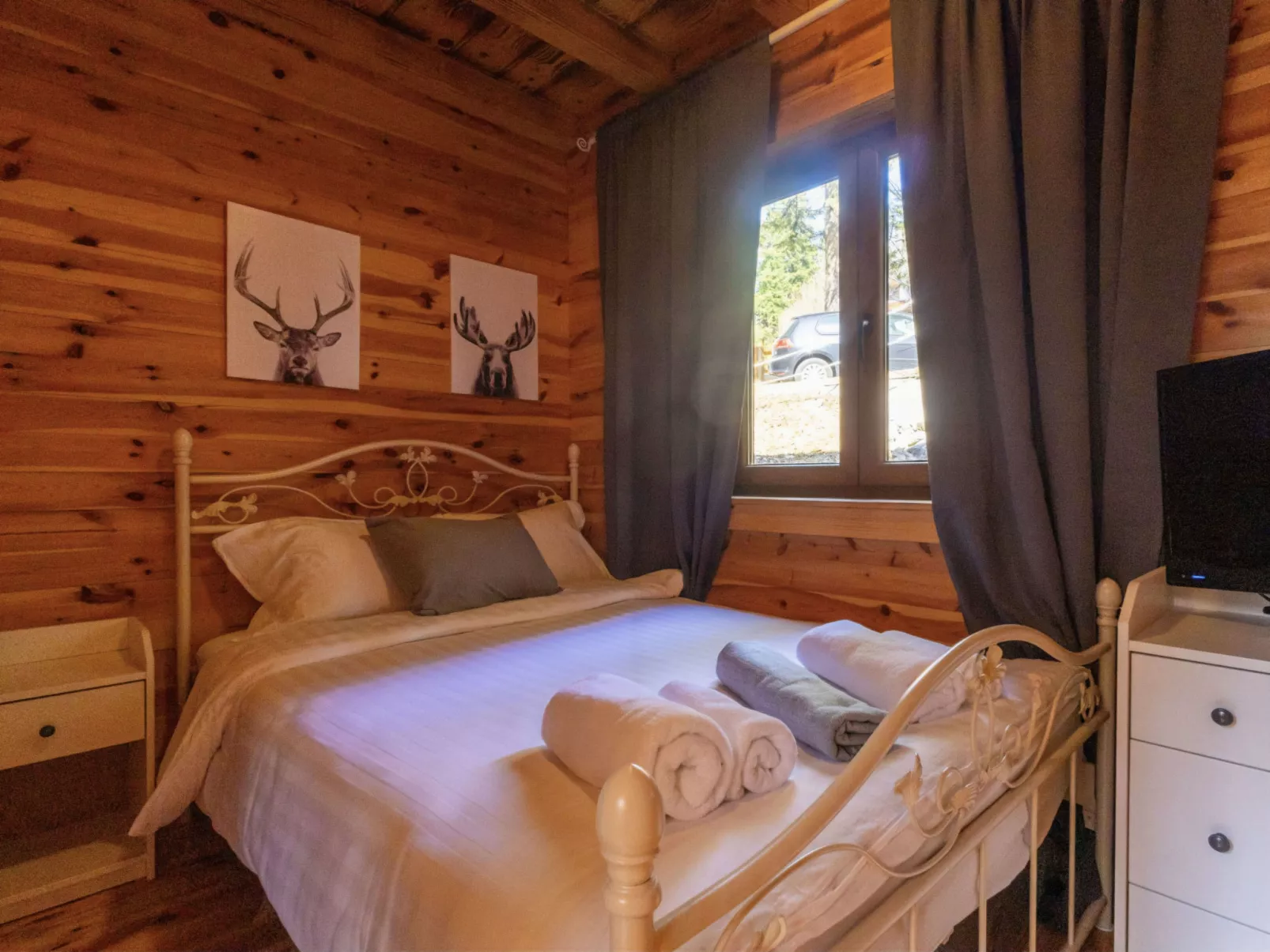 Hidden Heaven - Binnen