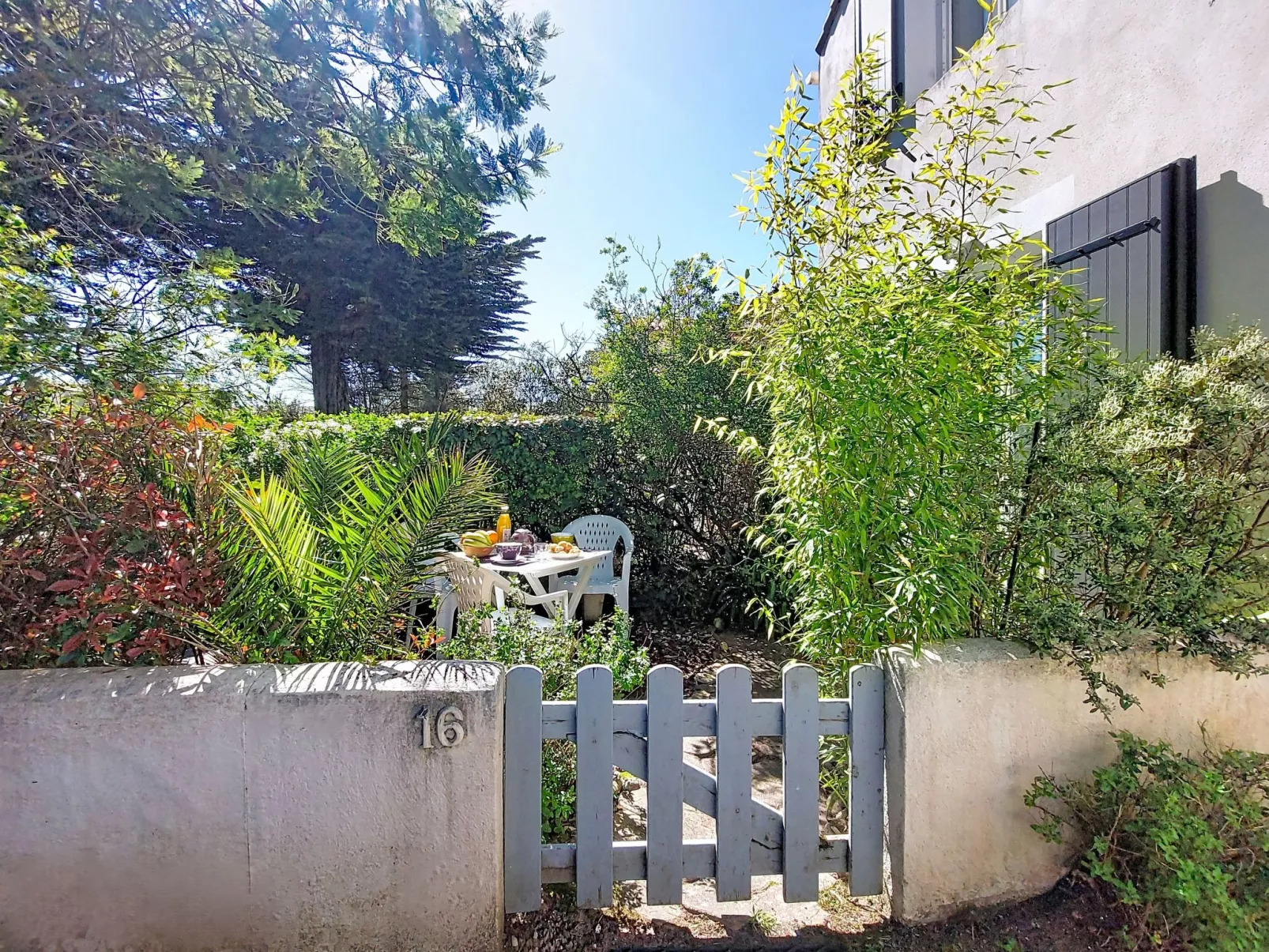 Maison de charme Les Yuccas - Buiten