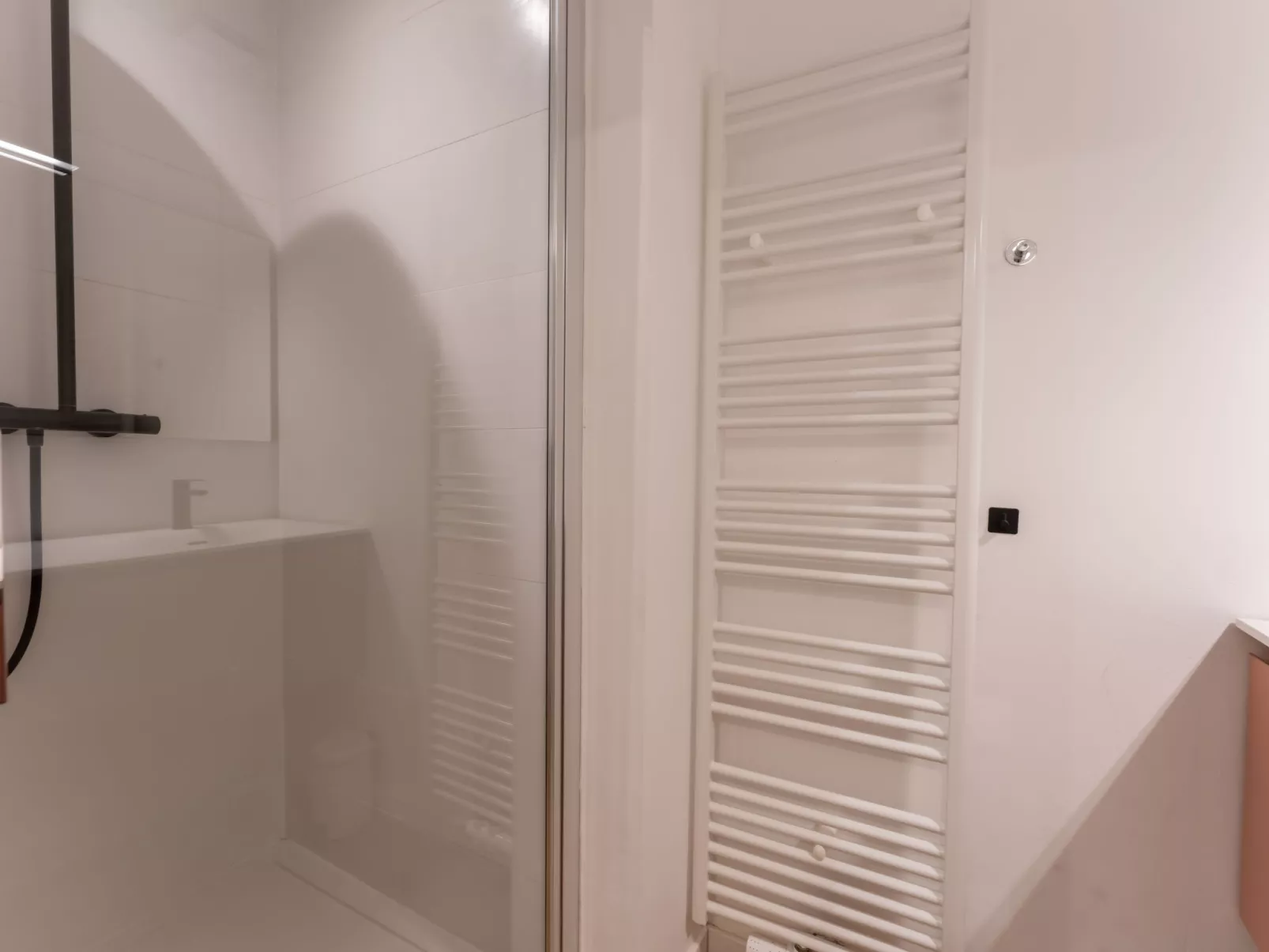 Wanderlust Belgium with parking - Binnen