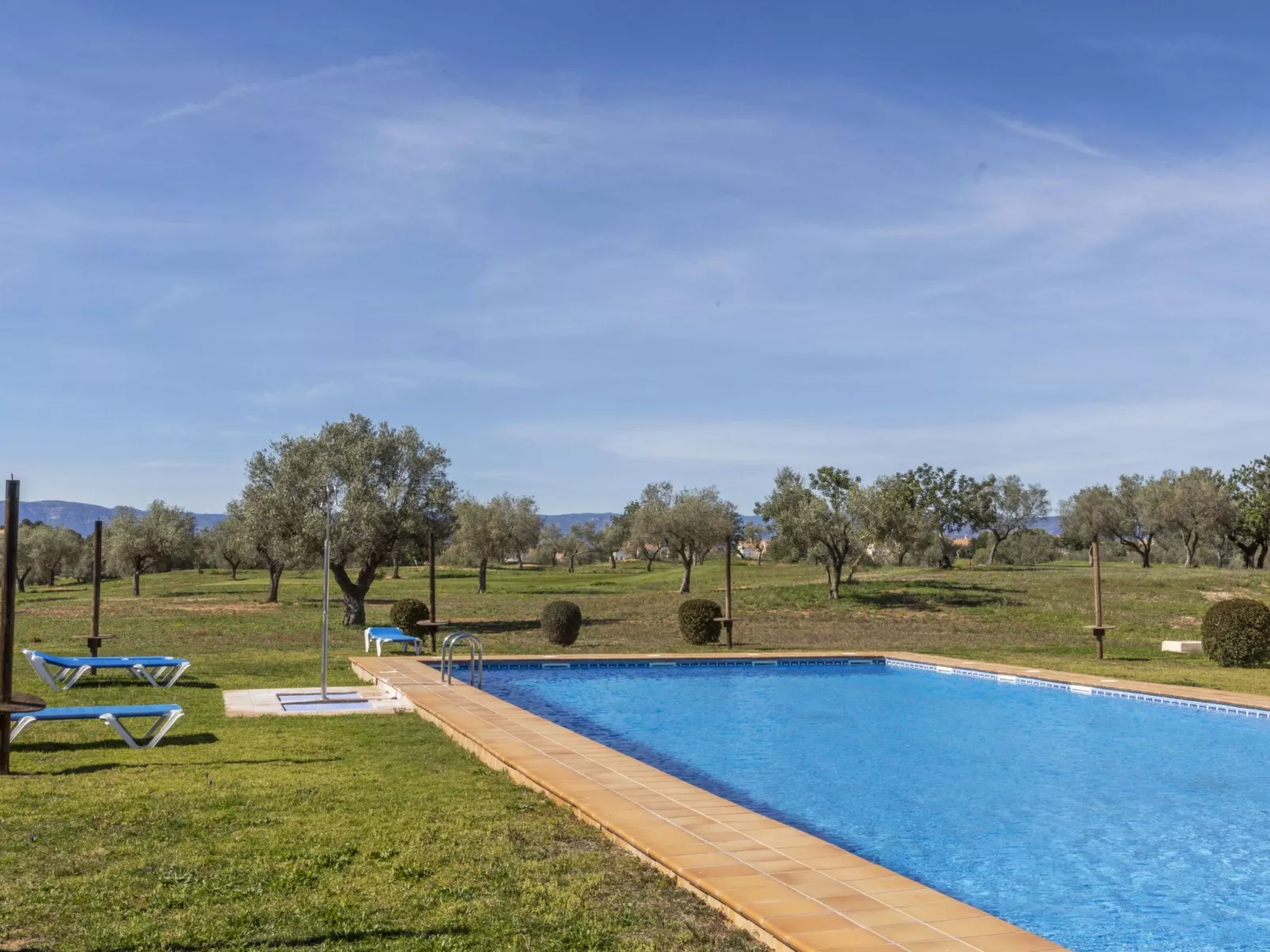 Montero Golf V - Buiten