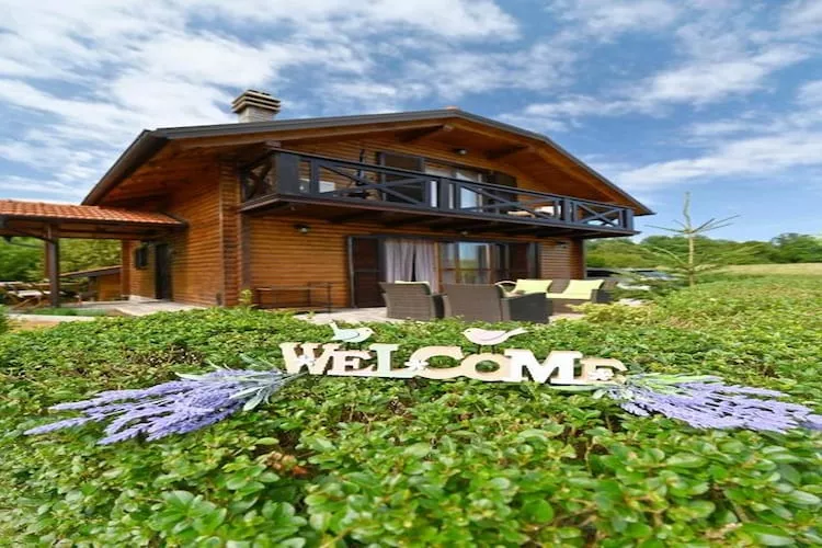 Lavanda Land - Villa Tanya Mrežnica - Three Bedroom Holiday Home with Hot Tub - Buitenlucht