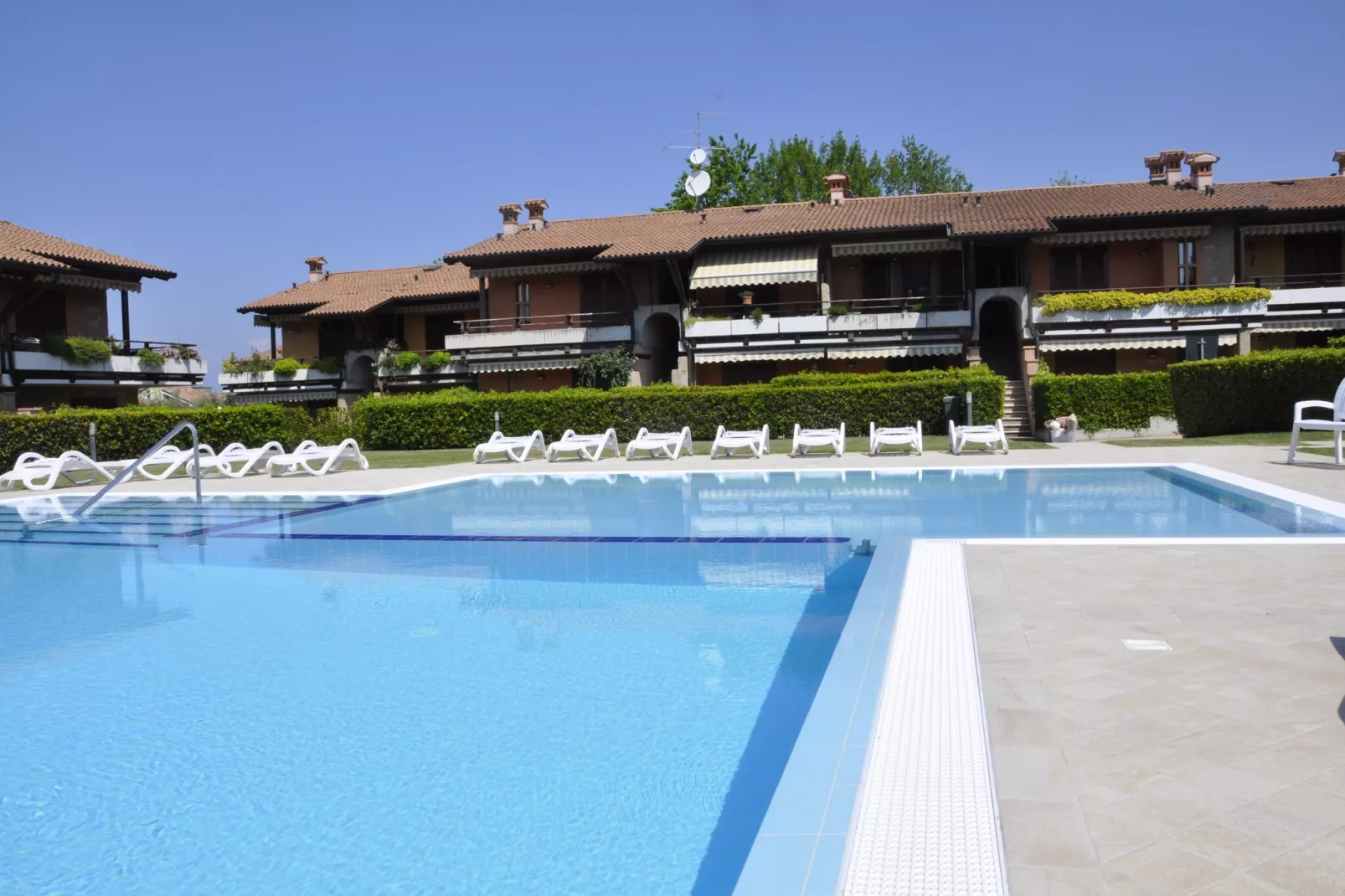 Casara Elle Otto