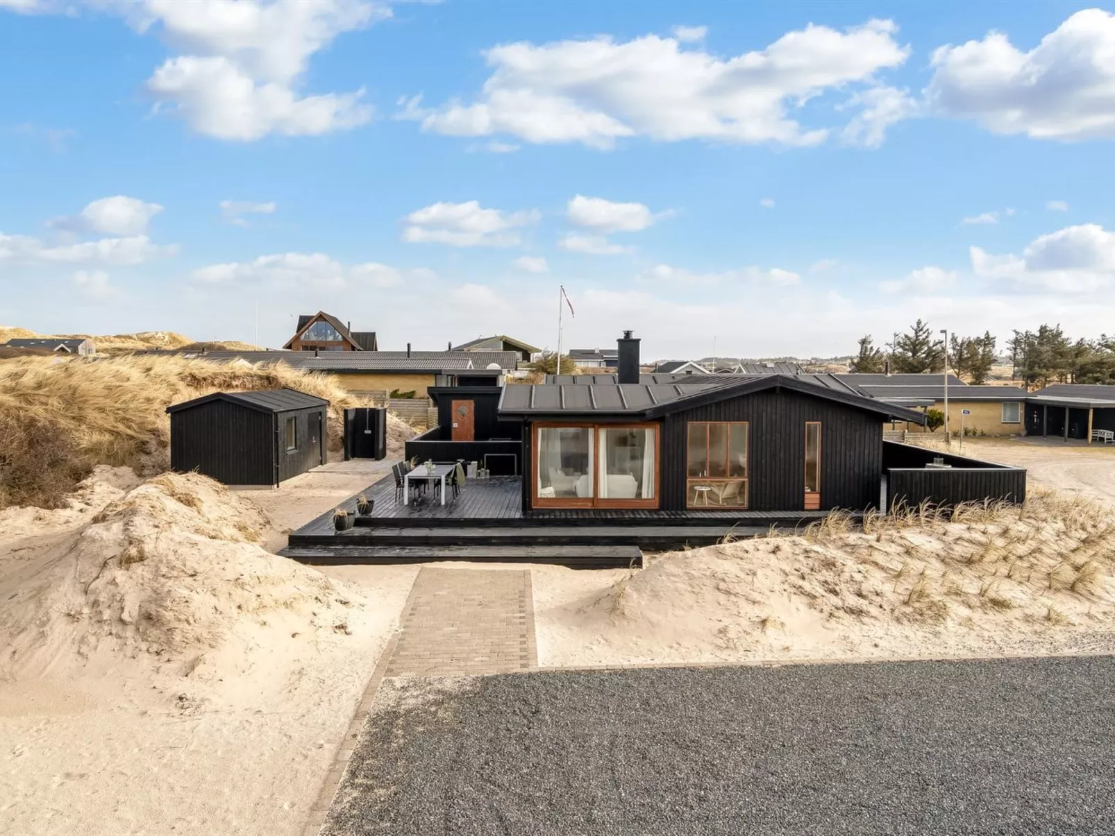 "Kiina" - 100m from the sea