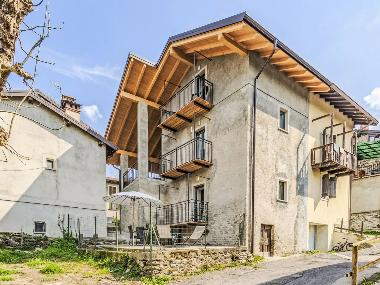 Alture e Riflessi - Buiten