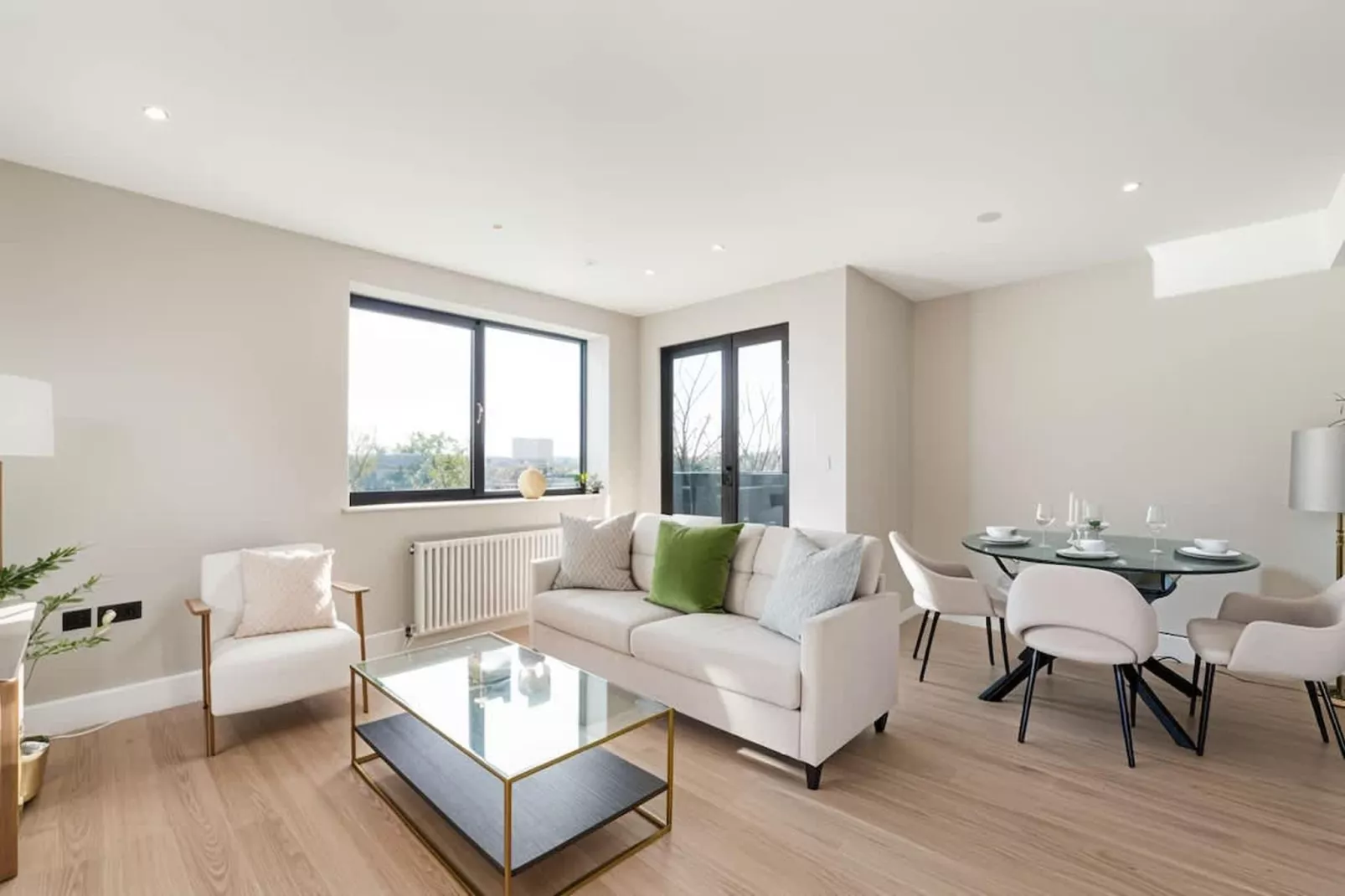 Luxury New Build 2-Bed 2-Bath  Wimbledon - Woonkamer