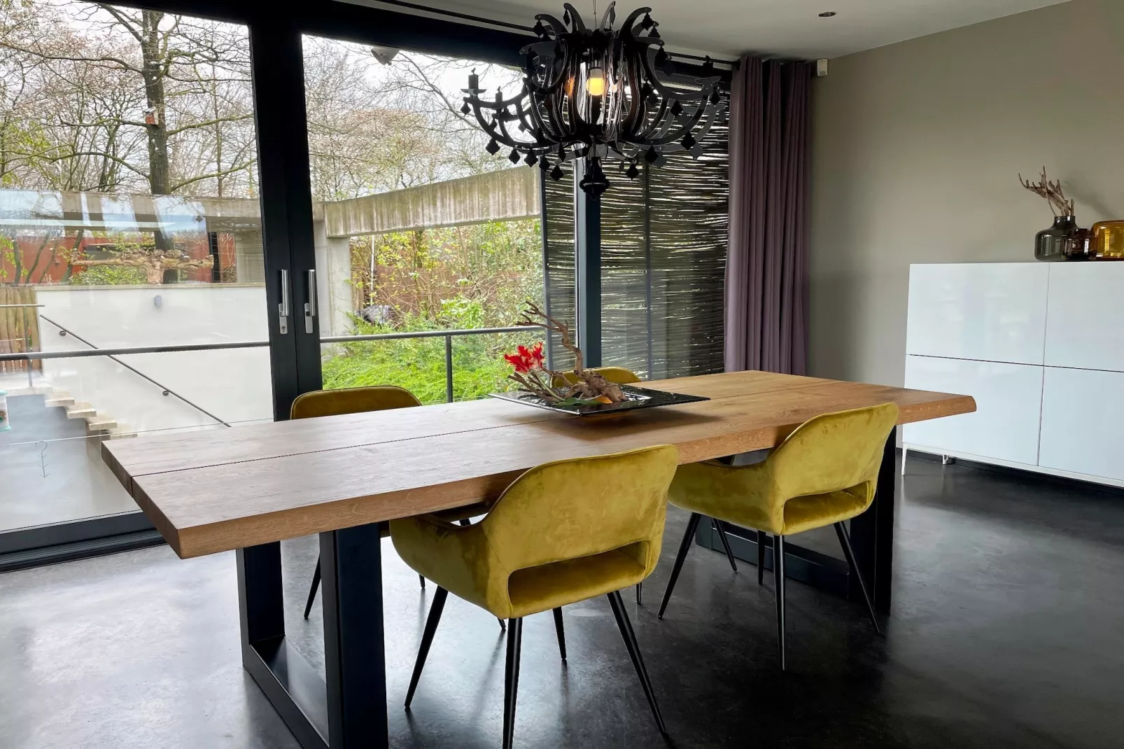 Betonnen Boshuis - Eetkamer