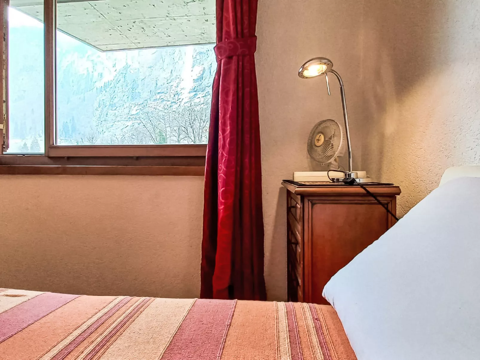 Gegenüber den Staubbach Wasserfällen - Binnen