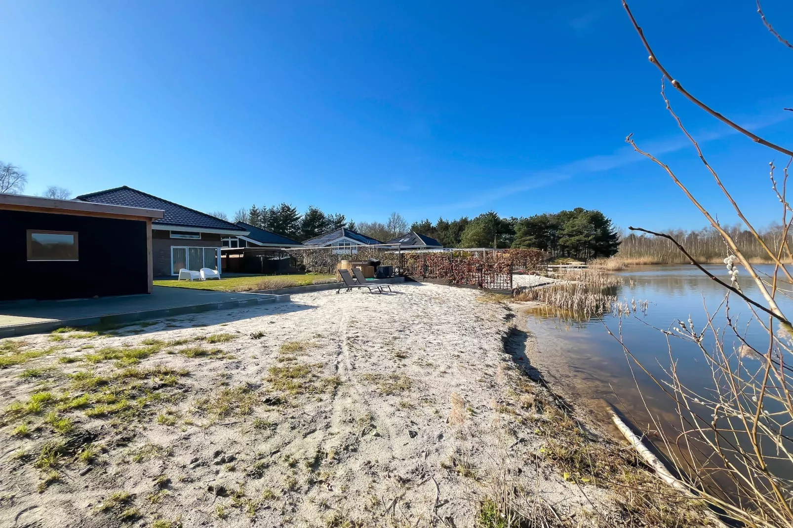 Holiday home Torenvalk - Buitenkant zomer