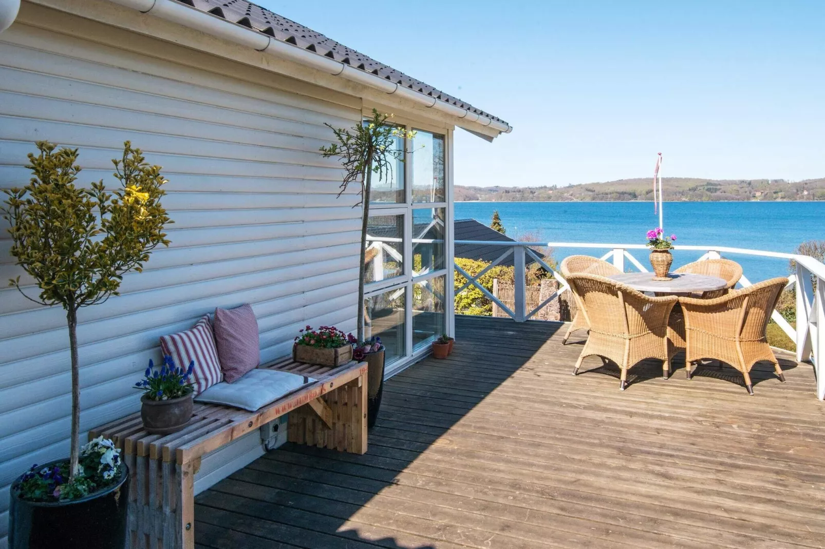 Luxe vakantiehuis in Børkop met panoramisch zeezicht-Waterzicht